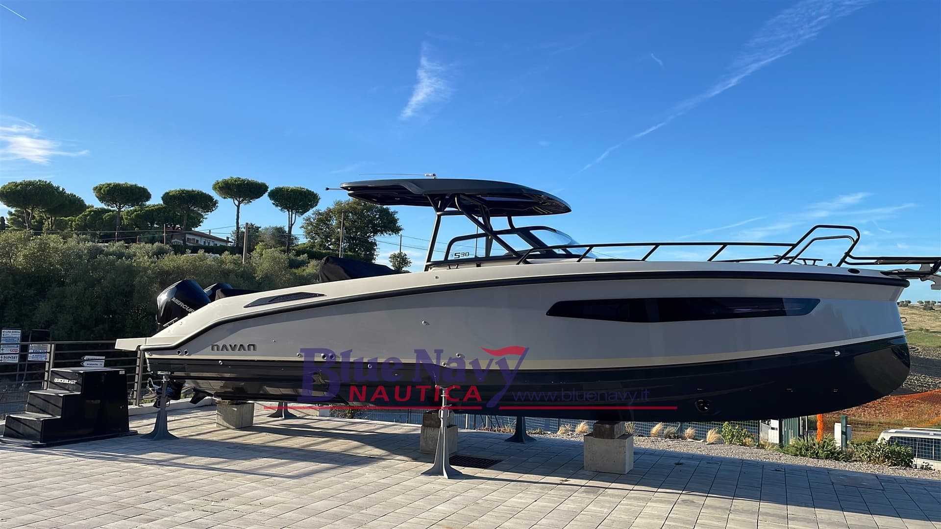 Barca Navan S 30 - In Arrivo ! - Interior View Barca Navan S 30 - In Arrivo ! - Interior View