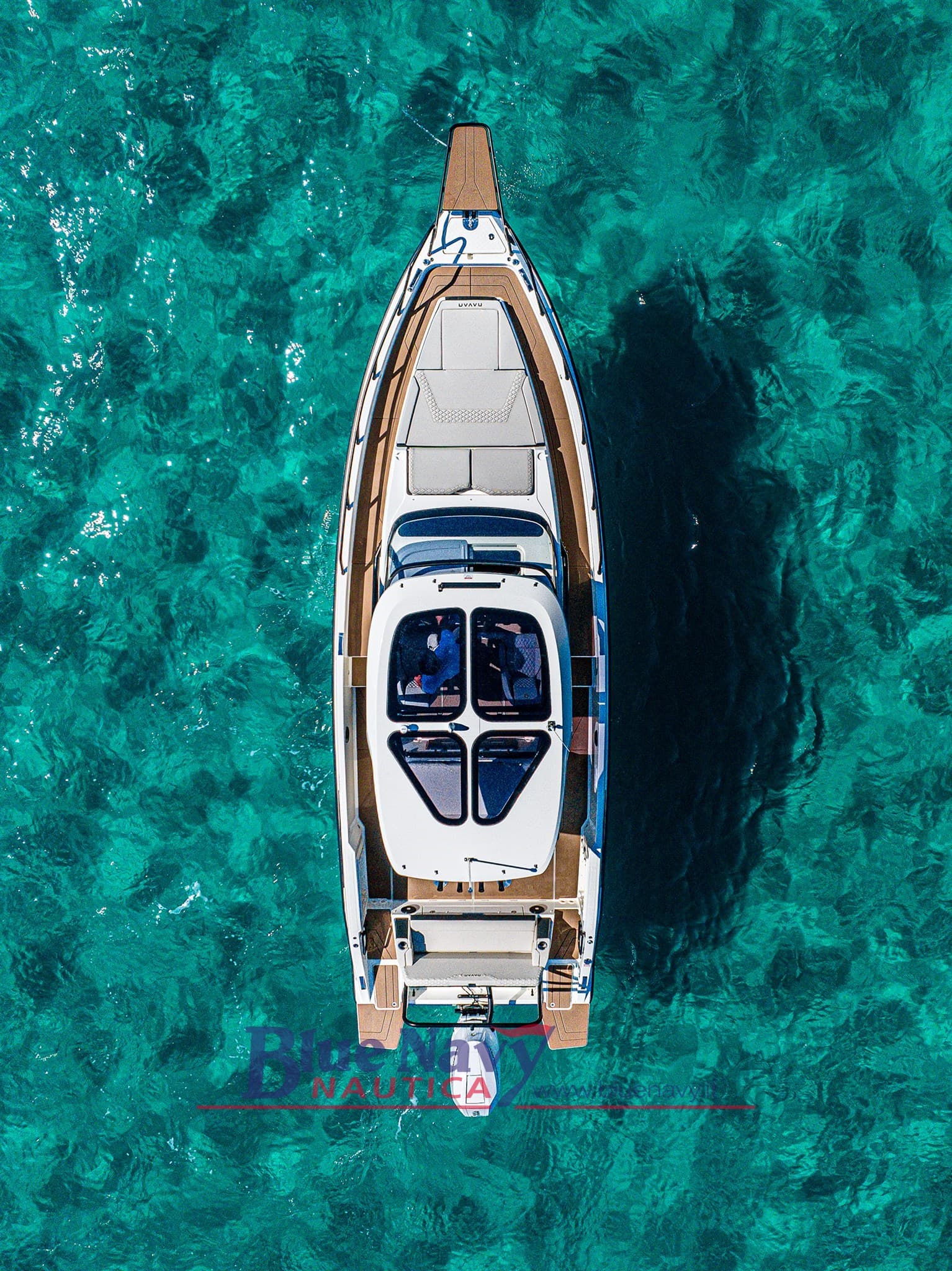 Barca Navan S 30 - In Arrivo ! - Deck View Barca Navan S 30 - In Arrivo ! - Deck View