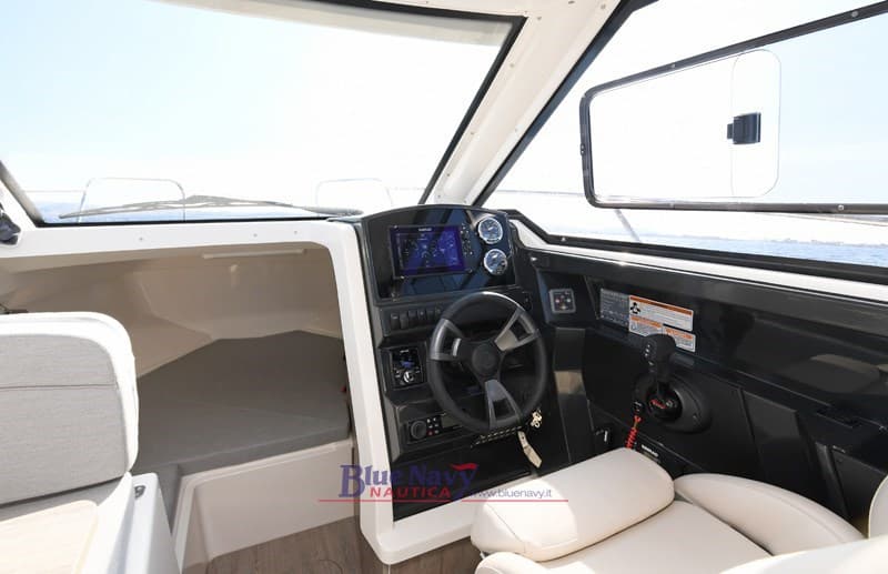 Quicksilver 705 Weekend (7,37mt) in Stock ! usato - foto hero 22