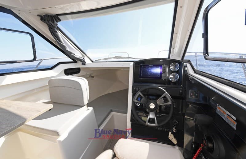 Quicksilver 705 Weekend (7,37mt) in Stock ! usato - foto hero 13