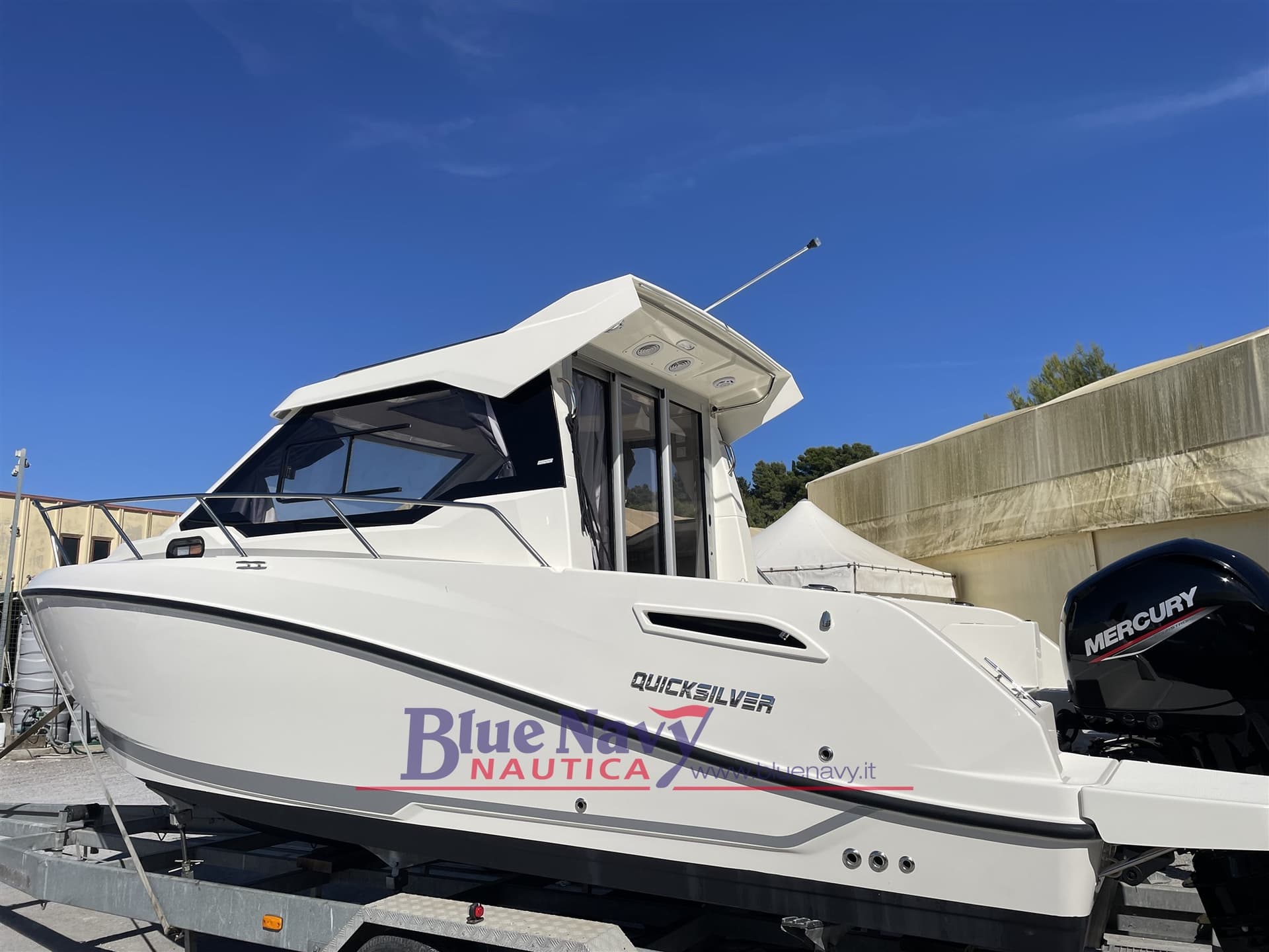Quicksilver 705 Weekend (7,37mt) in Stock ! usato - vista principale