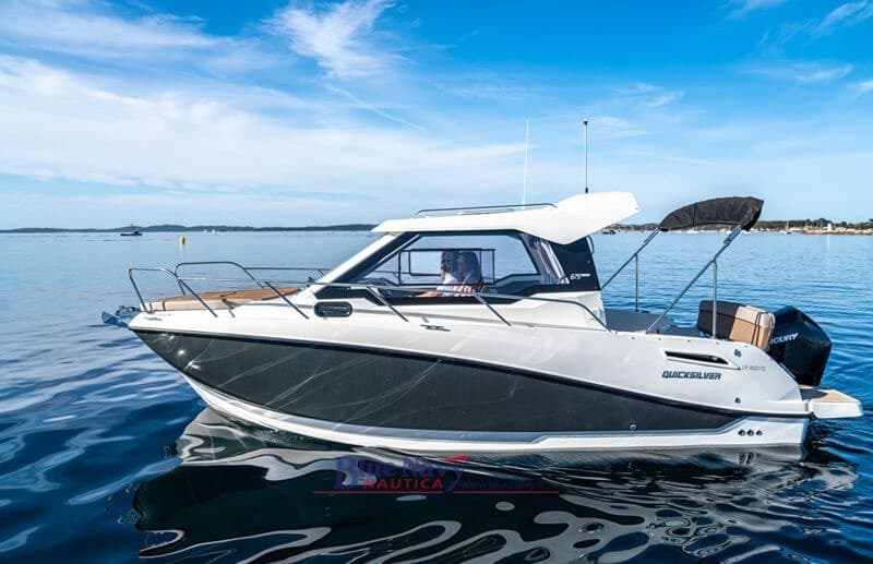 Quicksilver 705 Weekend (7,37mt) in Stock ! usato - foto hero 9
