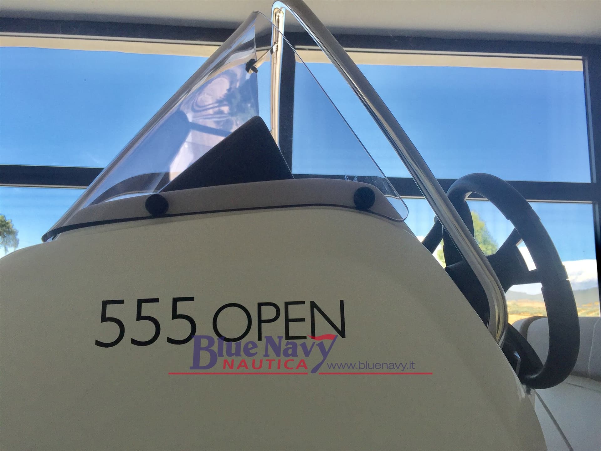 Quicksilver Activ 555 Open + 40 Pro Mercury - Deck View Quicksilver Activ 555 Open + 40 Pro Mercury - Deck View