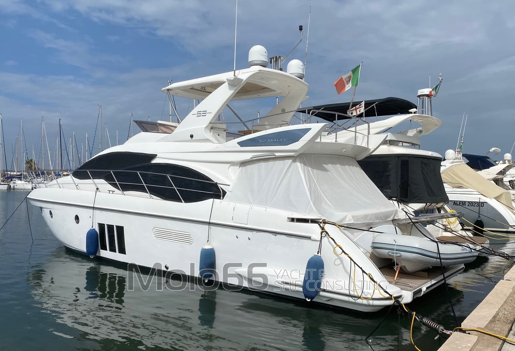 Azimut 53 Flybridge - Main View Azimut 53 Flybridge - Main View