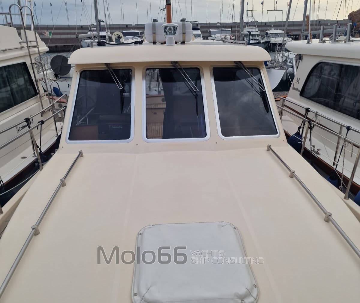 Sciallino Sciallino 34 Fisherman - Detail View 1 Sciallino Sciallino 34 Fisherman - Detail View 1