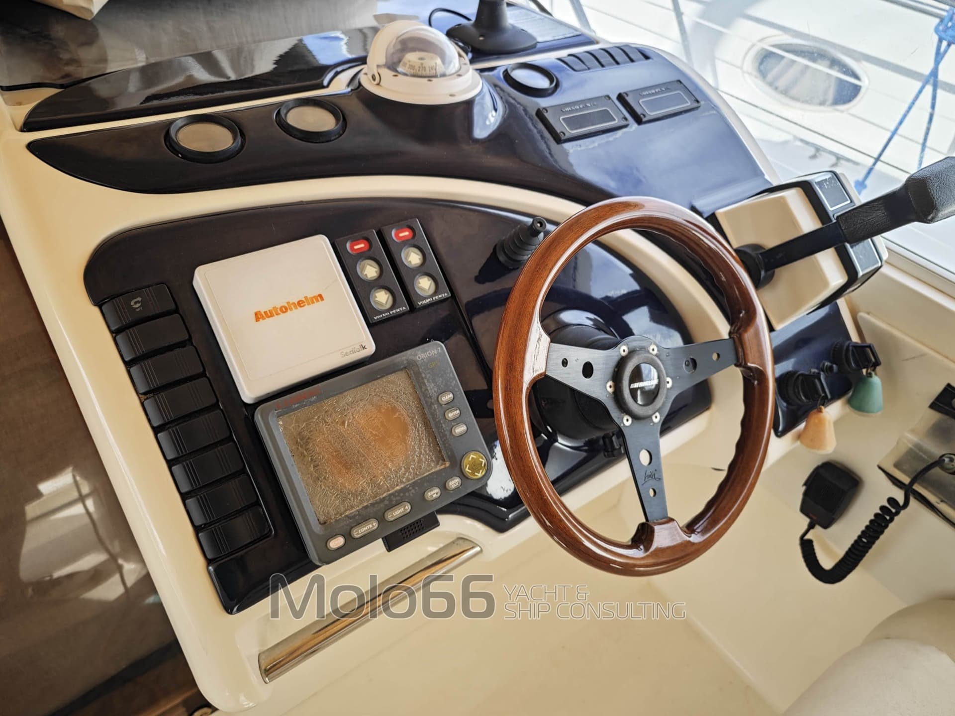 Fairline Targa 37 - Interior View Fairline Targa 37 - Interior View