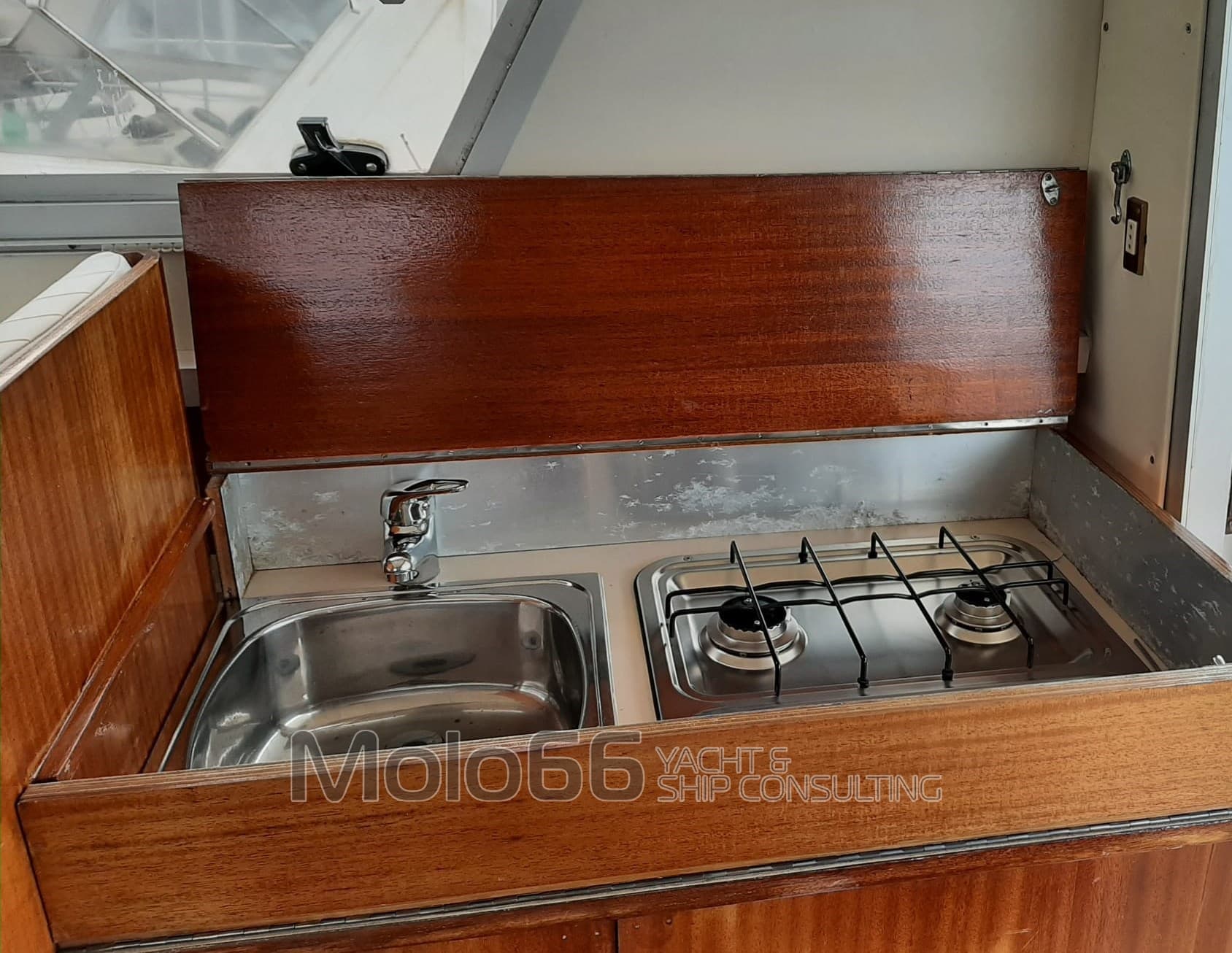 Dellapasqua Dc 9 - Deck View Dellapasqua Dc 9 - Deck View