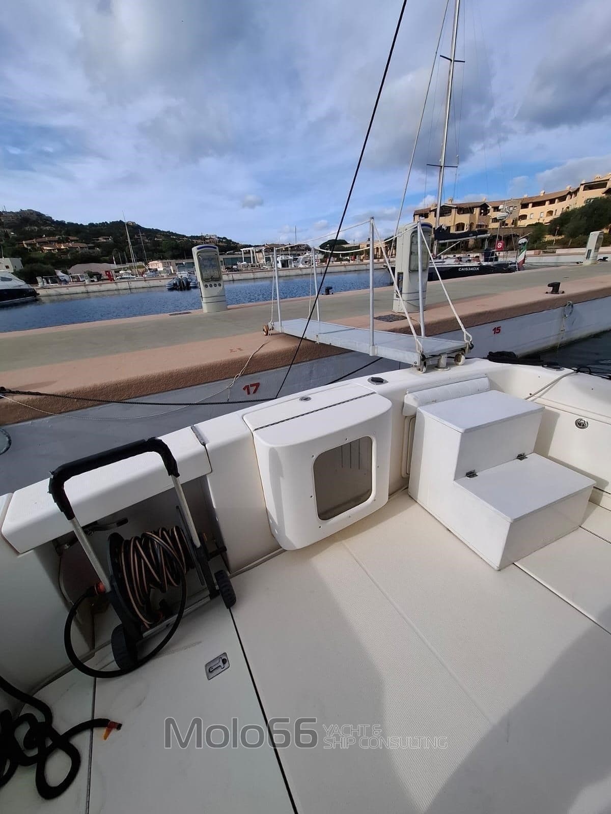 Riviera Marine 33 Flybridge usato - foto hero 15