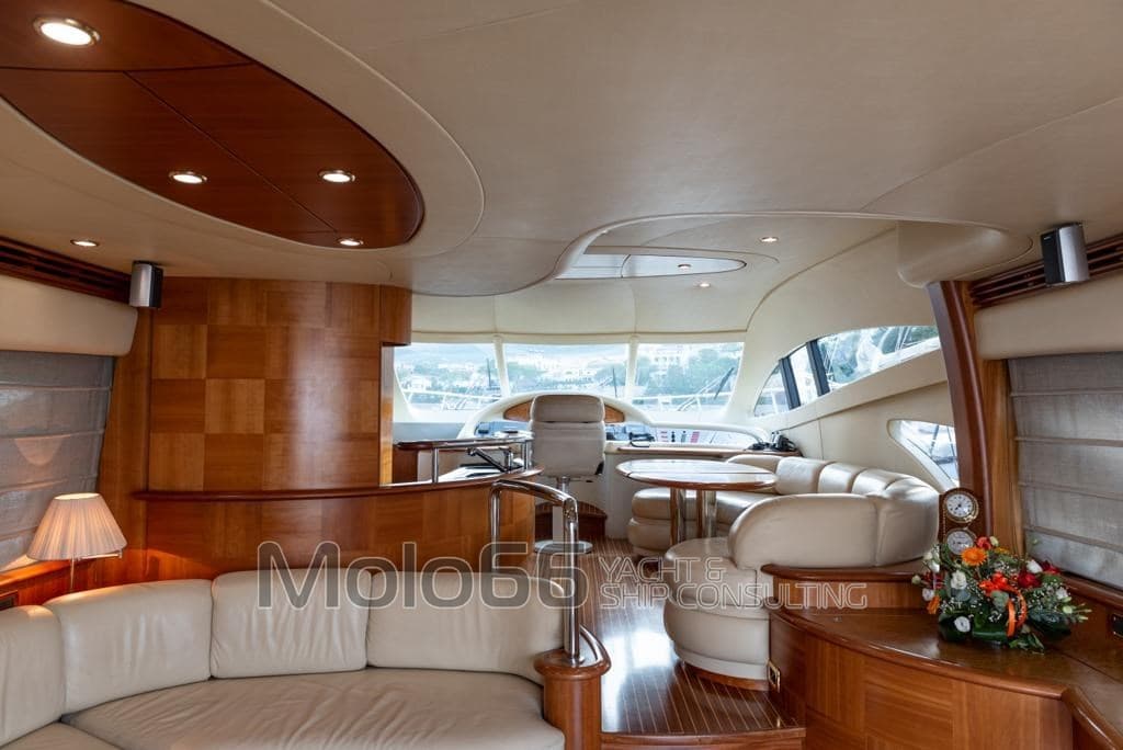 Azimut 62 - Deck View Azimut 62 - Deck View