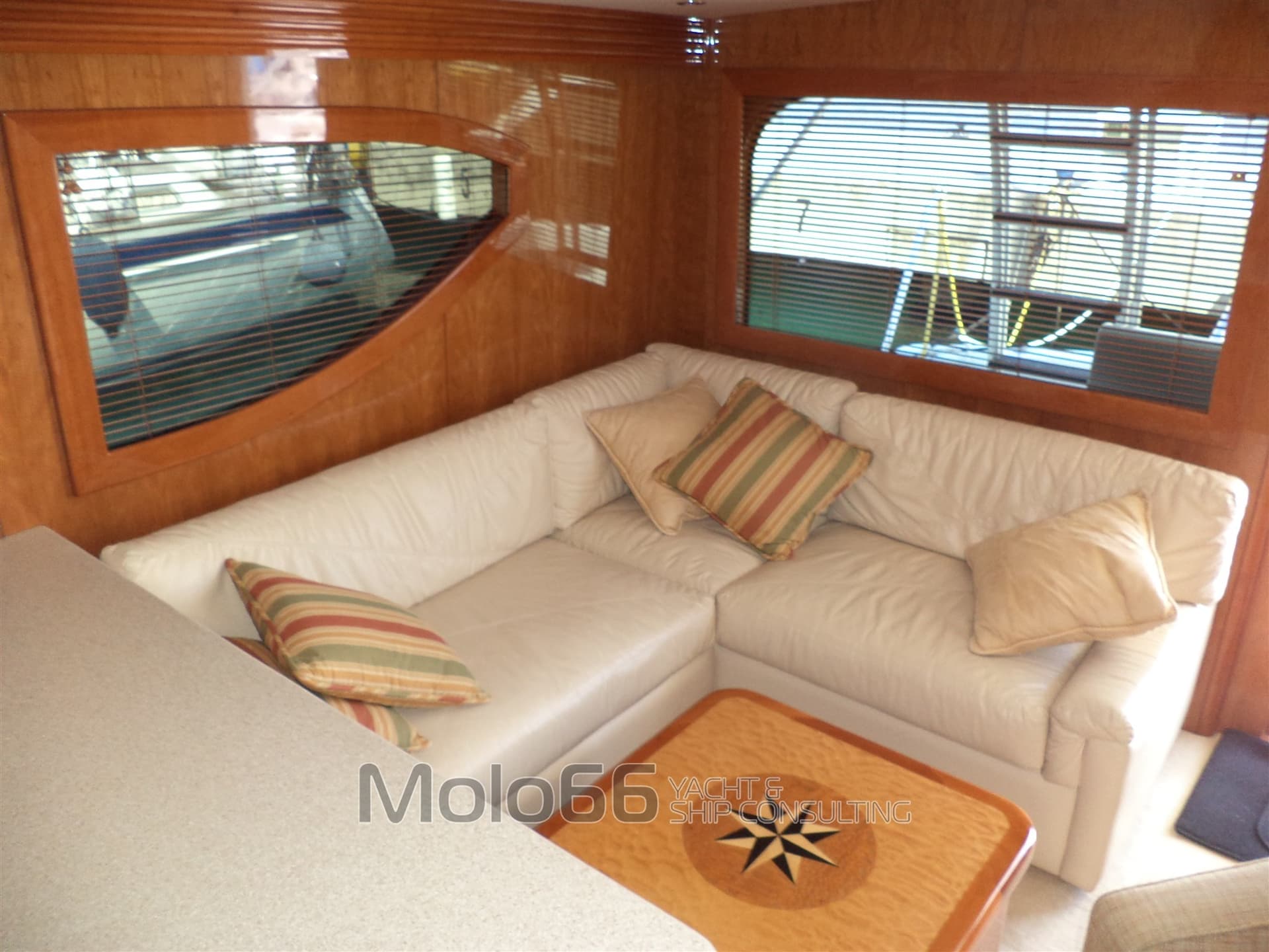 Hatteras 50 Convertible - Interior View Hatteras 50 Convertible - Interior View