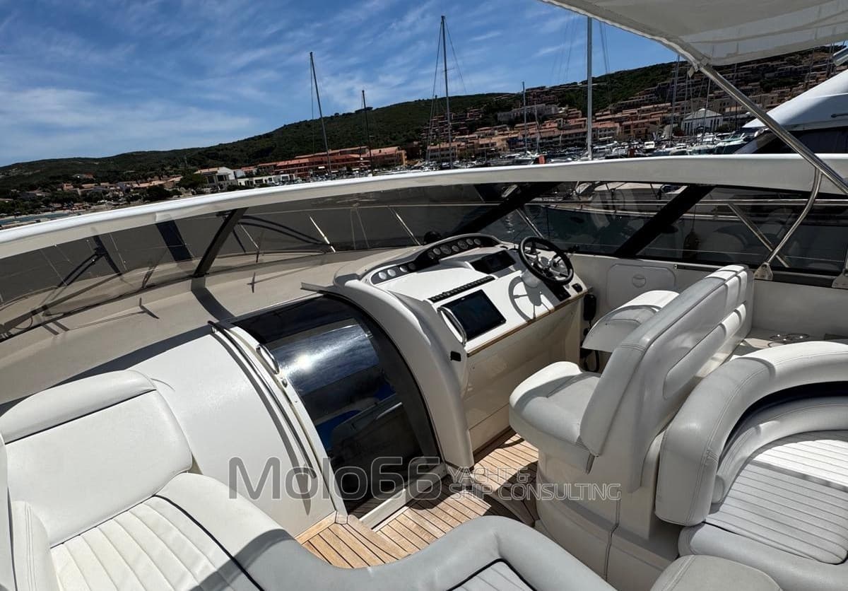 Princess Yachts Princess V50 Open usato - foto hero 2