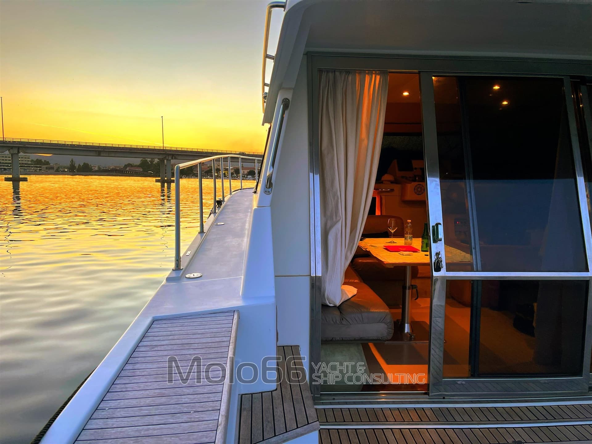 Hudson & Ricci Hudson 40 - Poppa Lunga - Interior View Hudson & Ricci Hudson 40 - Poppa Lunga - Interior View