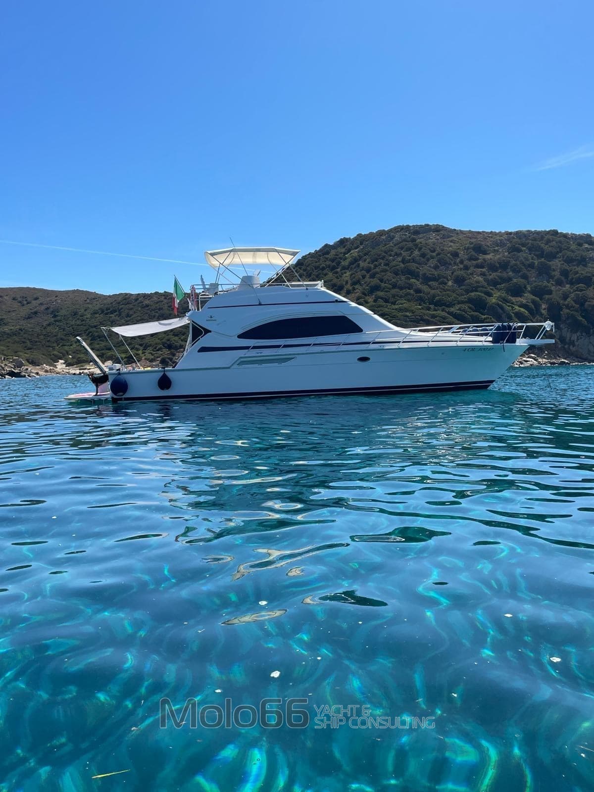 Bertram Yacht 510 Convertible - Interior View Bertram Yacht 510 Convertible - Interior View