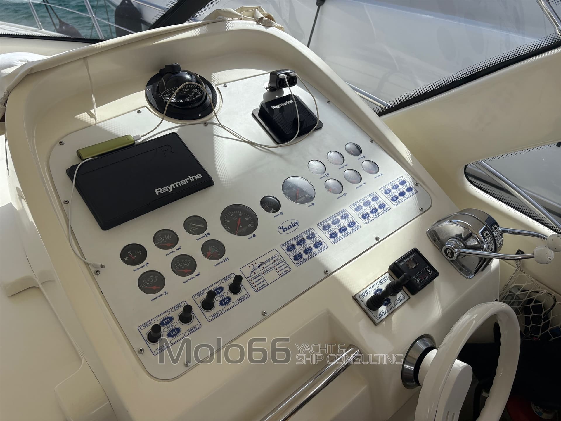 Baia Flash 48 - Deck View Baia Flash 48 - Deck View