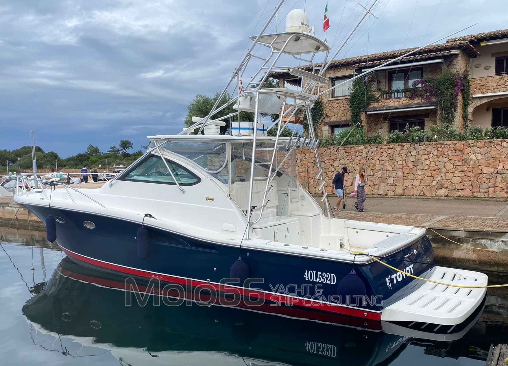 Tiara Yachts 4200 Open - Detail View 1 Tiara Yachts 4200 Open - Detail View 1