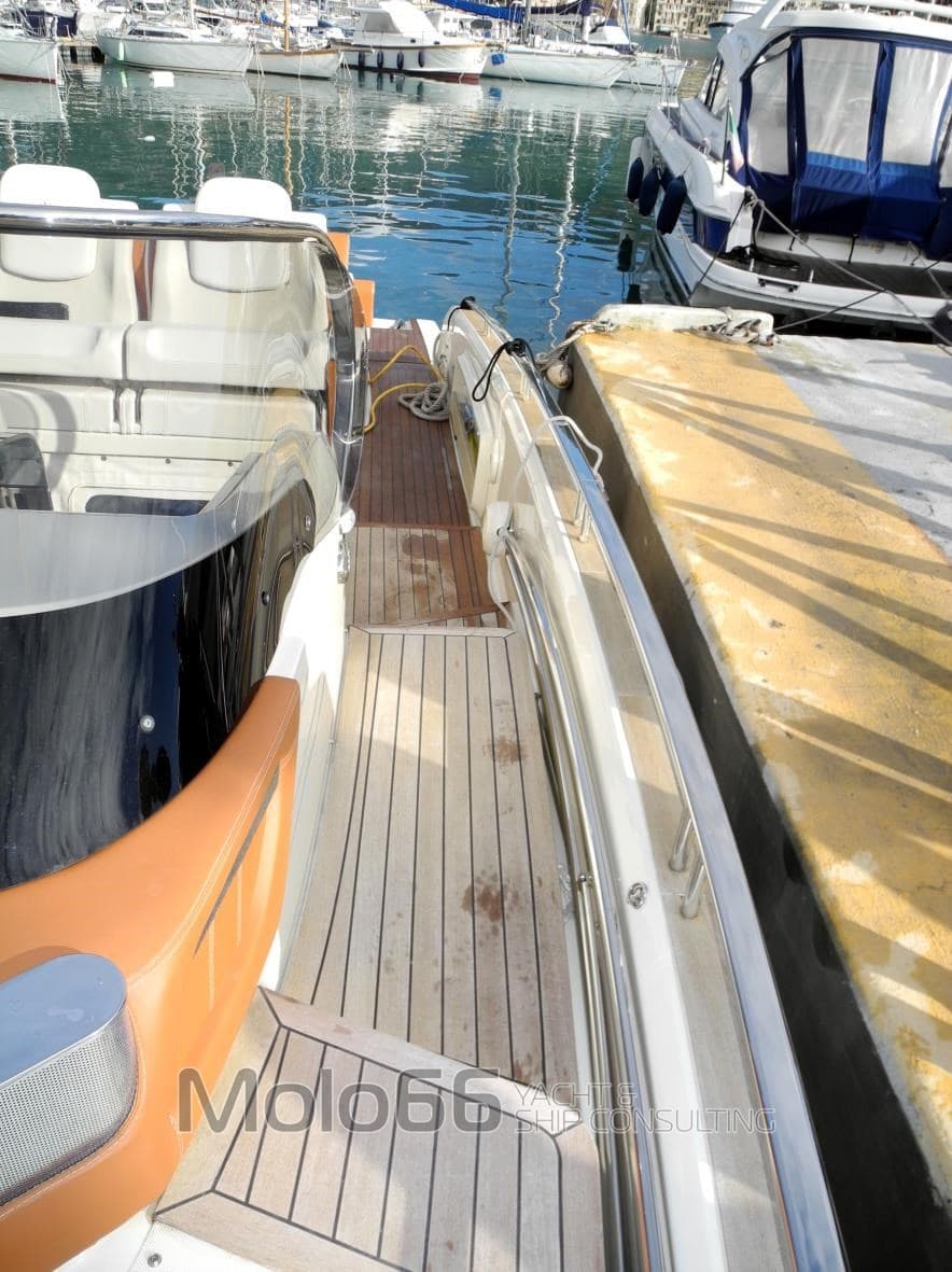 Invictus Gt370 - Interior View Invictus Gt370 - Interior View