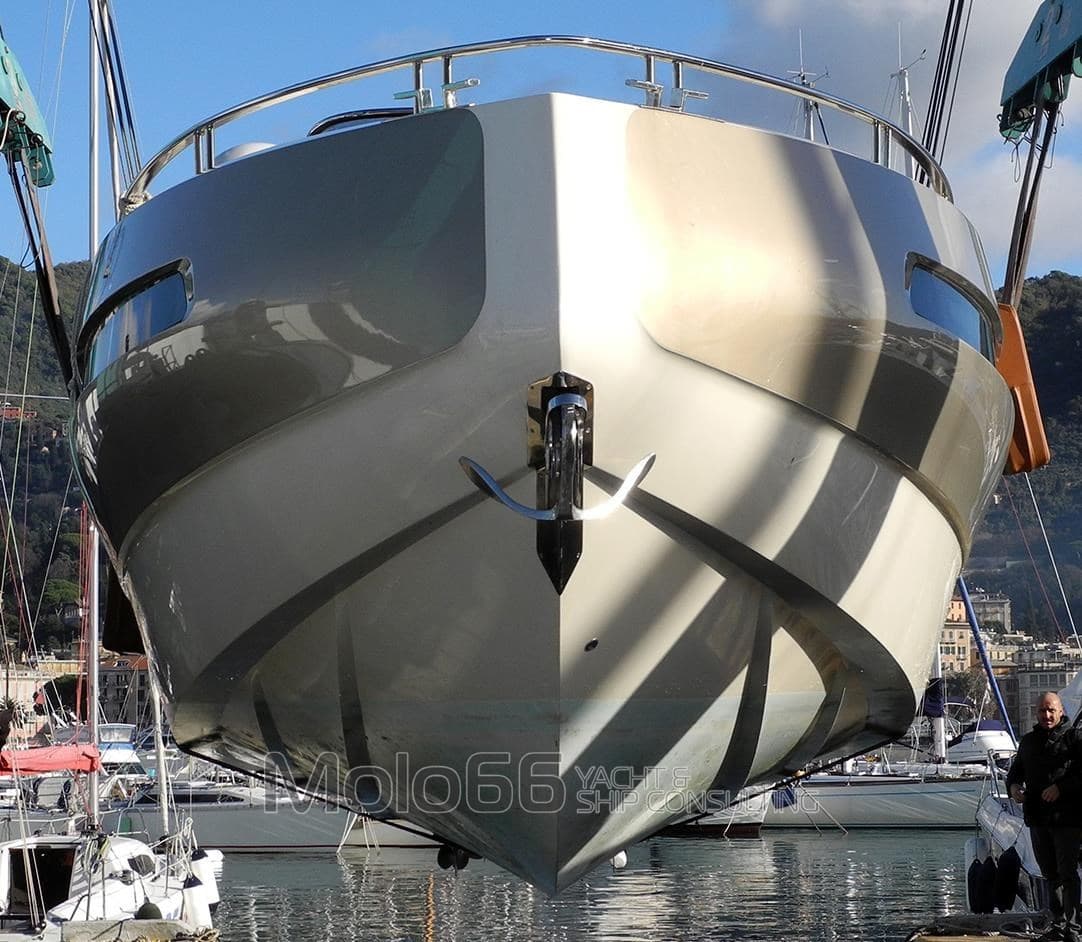 Invictus Gt370 - Detail View 1 Invictus Gt370 - Detail View 1