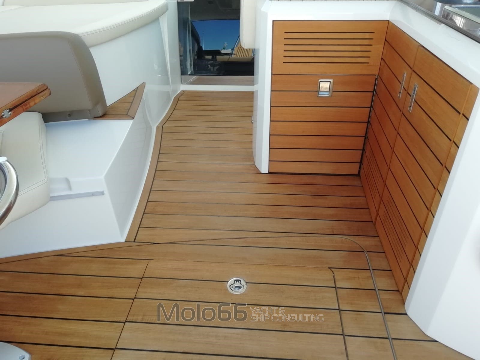 Sessa Marine C38 - Deck View Sessa Marine C38 - Deck View