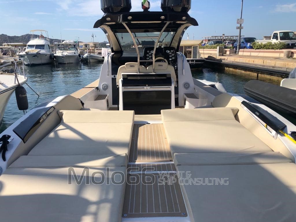 Noah Noah 36 - Detail View 1 Noah Noah 36 - Detail View 1