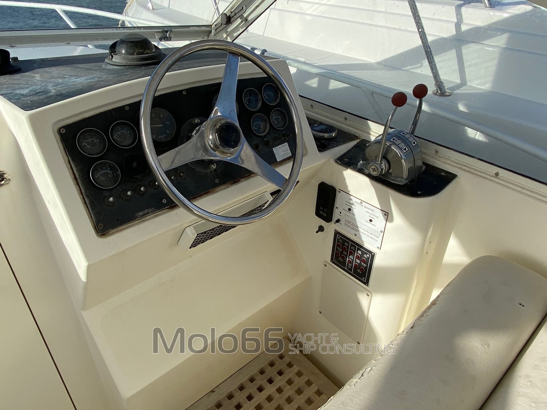 Bertram Yacht 28' Moppie - Detail View 1 Bertram Yacht 28' Moppie - Detail View 1