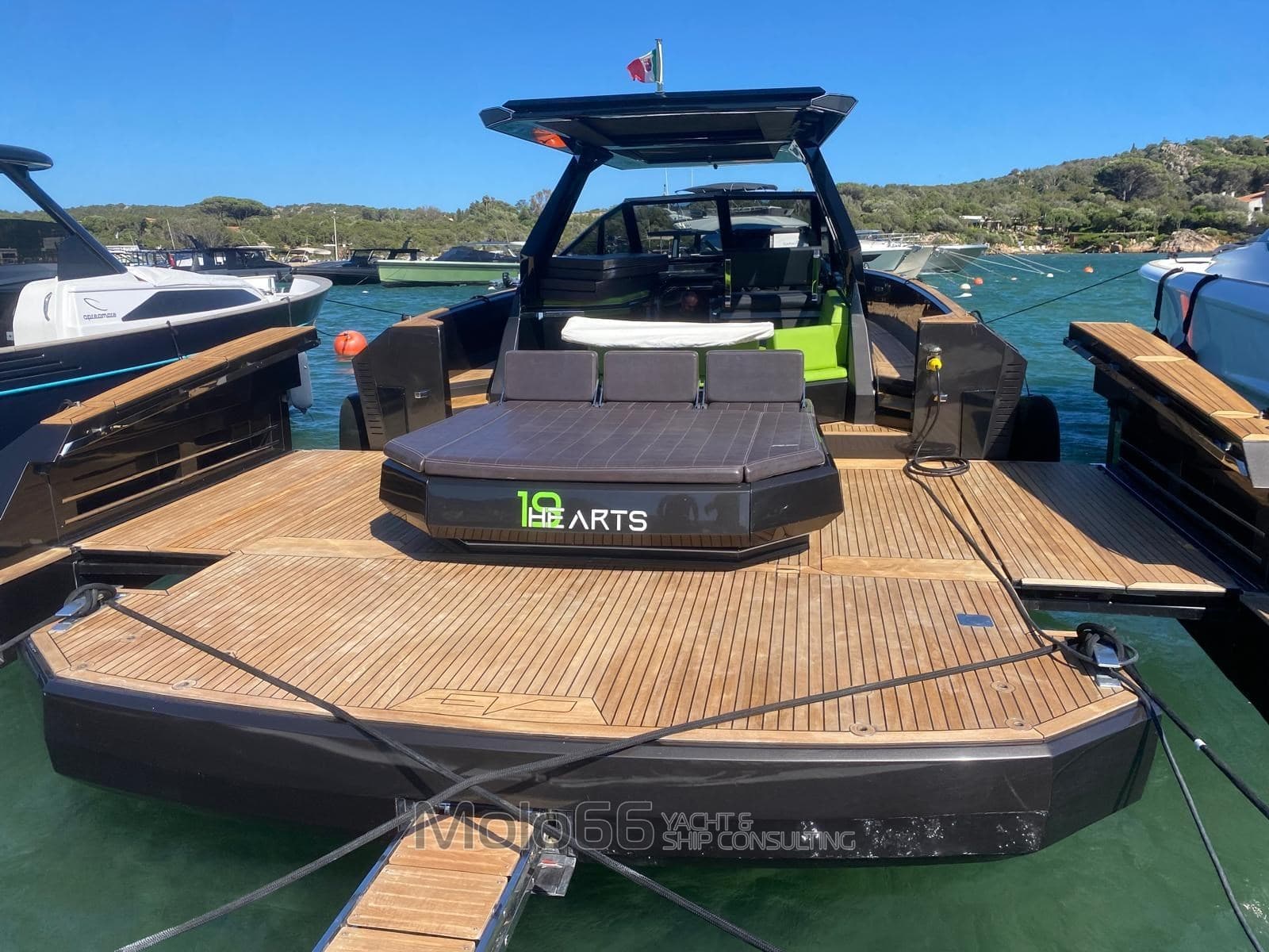 Evo Yachts Evo R4 Wa 43 - Detail View 1 Evo Yachts Evo R4 Wa 43 - Detail View 1