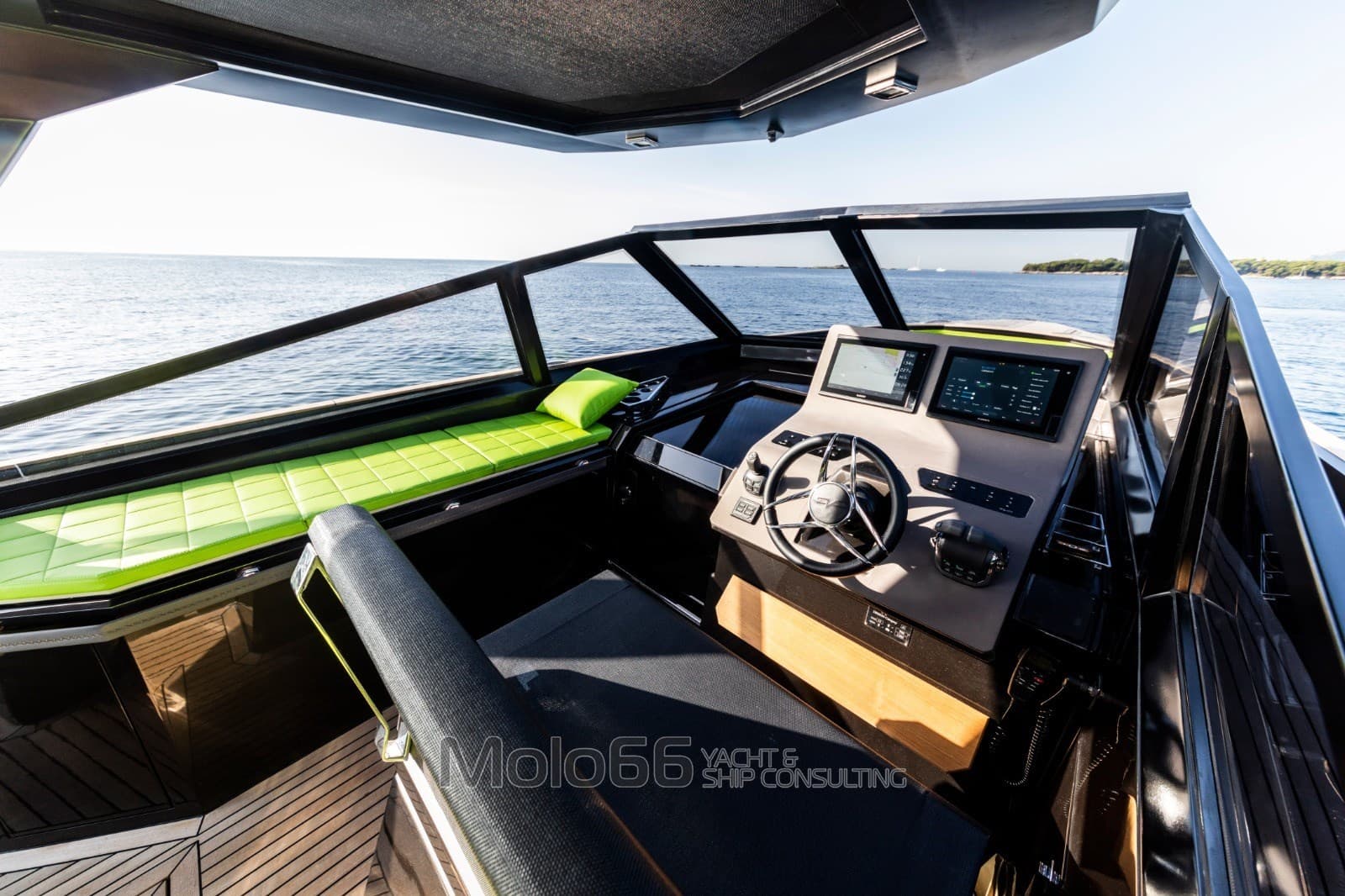 Evo Yachts Evo R4 Wa 43 - Interior View Evo Yachts Evo R4 Wa 43 - Interior View