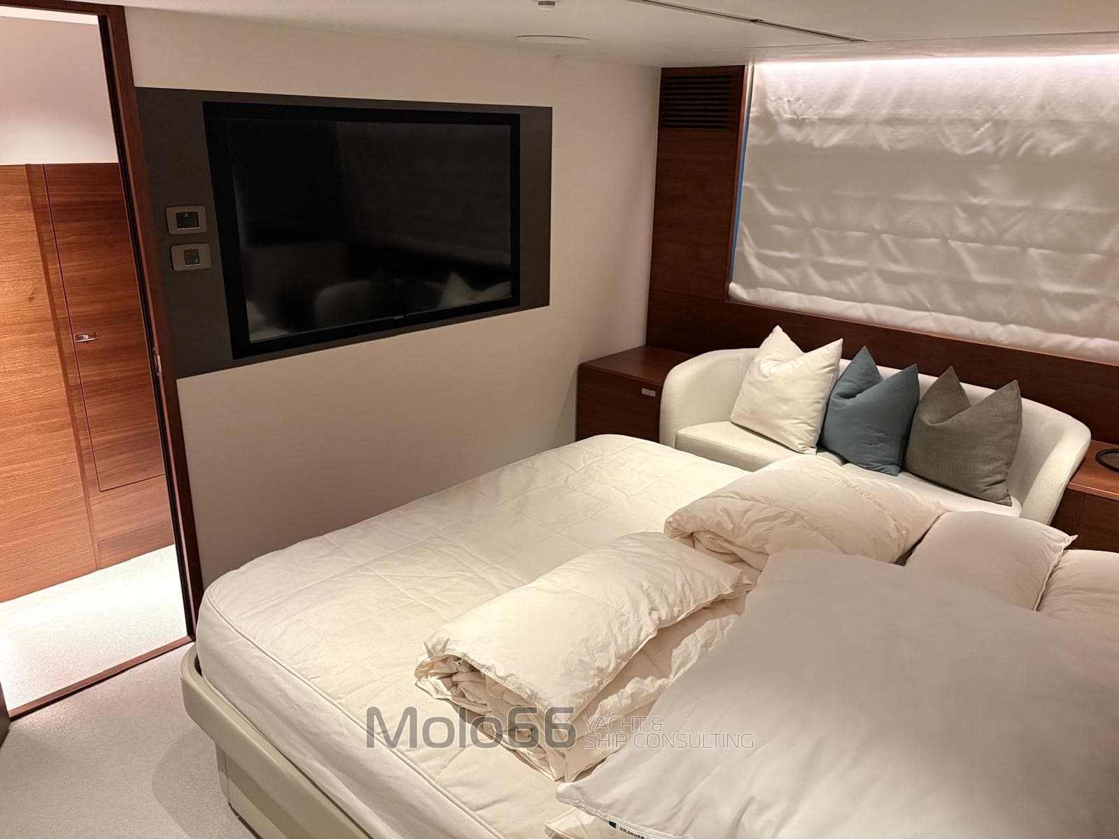 Princess Yachts Y72 - Deck View Princess Yachts Y72 - Deck View