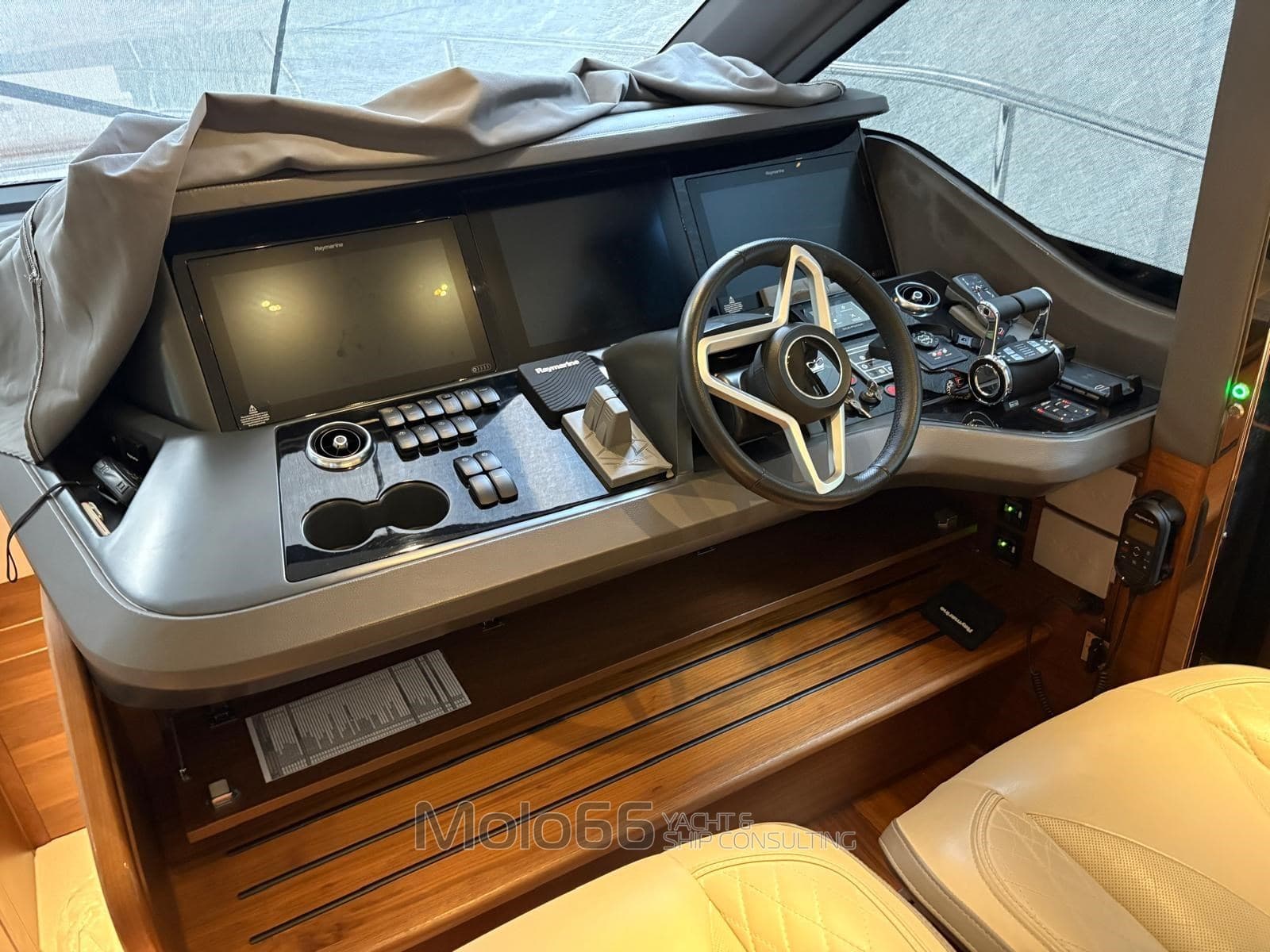 Princess Yachts Y72 usato - dettaglio 2