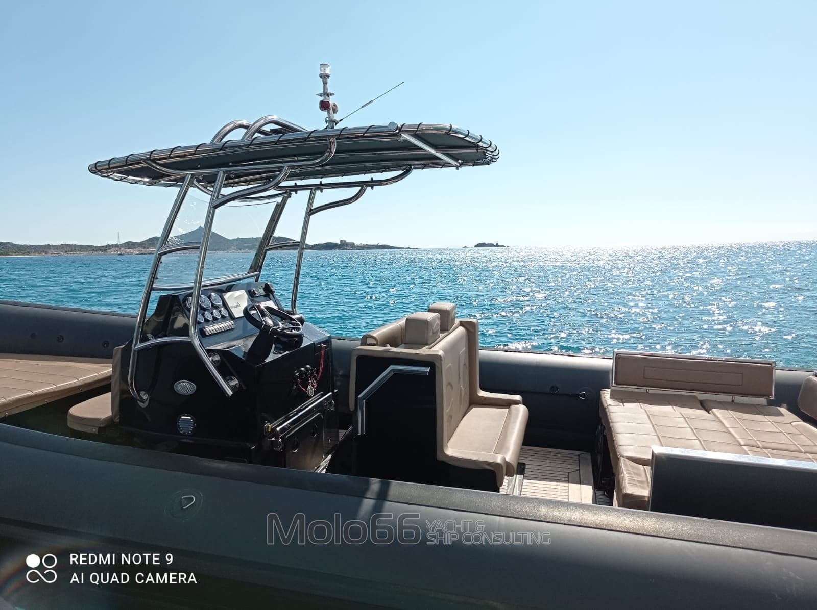 Sea Water Phantom 300 - Interior View Sea Water Phantom 300 - Interior View