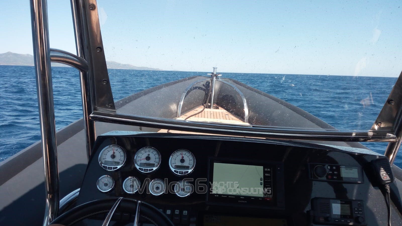 Sea Water Phantom 300 - Detail View 1 Sea Water Phantom 300 - Detail View 1