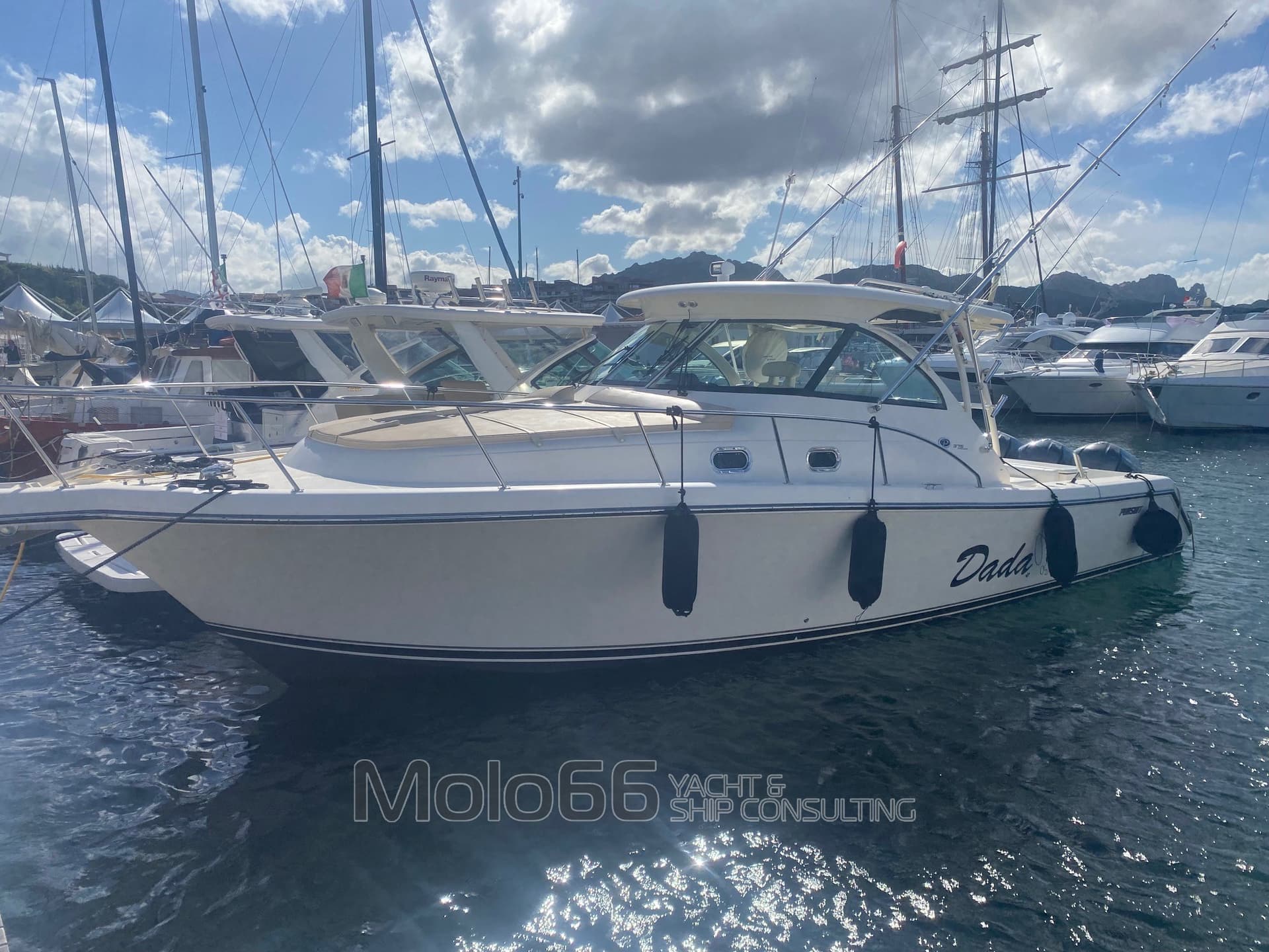 Pursuit Os 375 Offshore - Interior View Pursuit Os 375 Offshore - Interior View