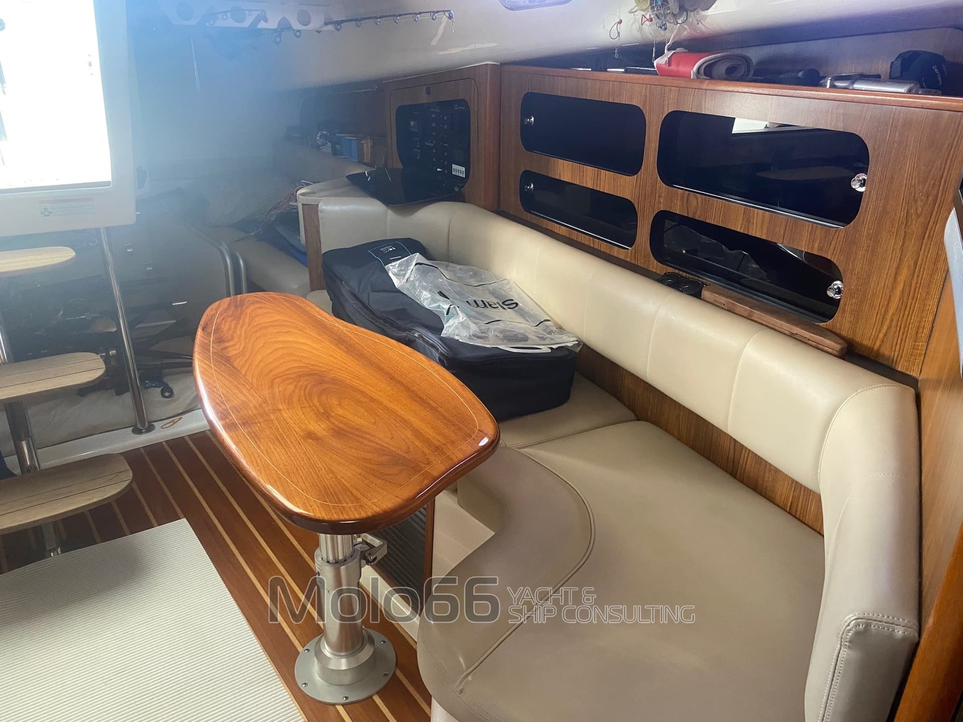 Pursuit OS 375 Offshore used - hero image 13