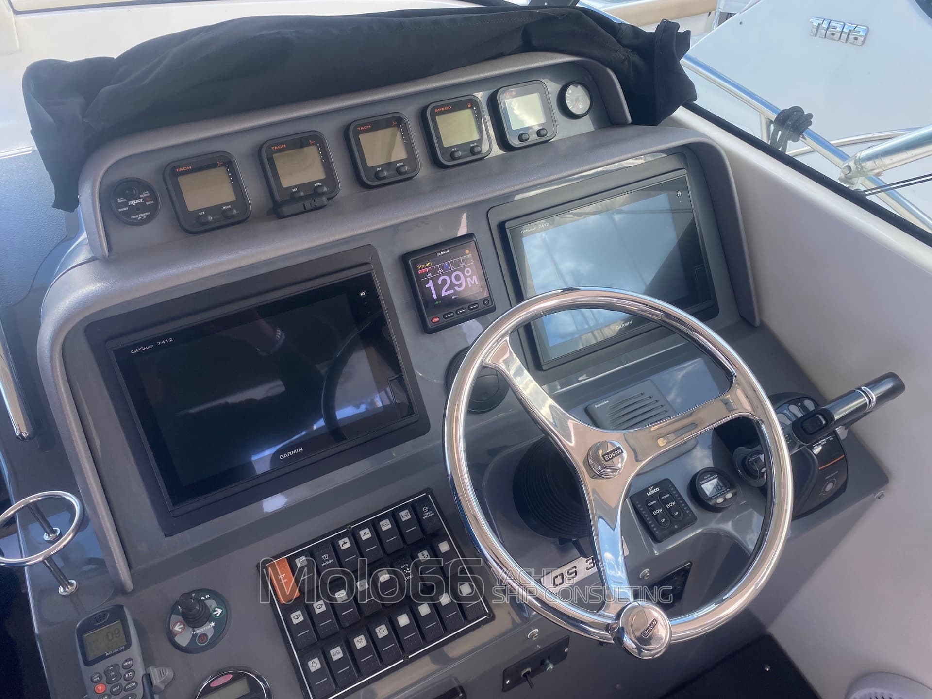 Pursuit Os 375 Offshore - Deck View Pursuit Os 375 Offshore - Deck View