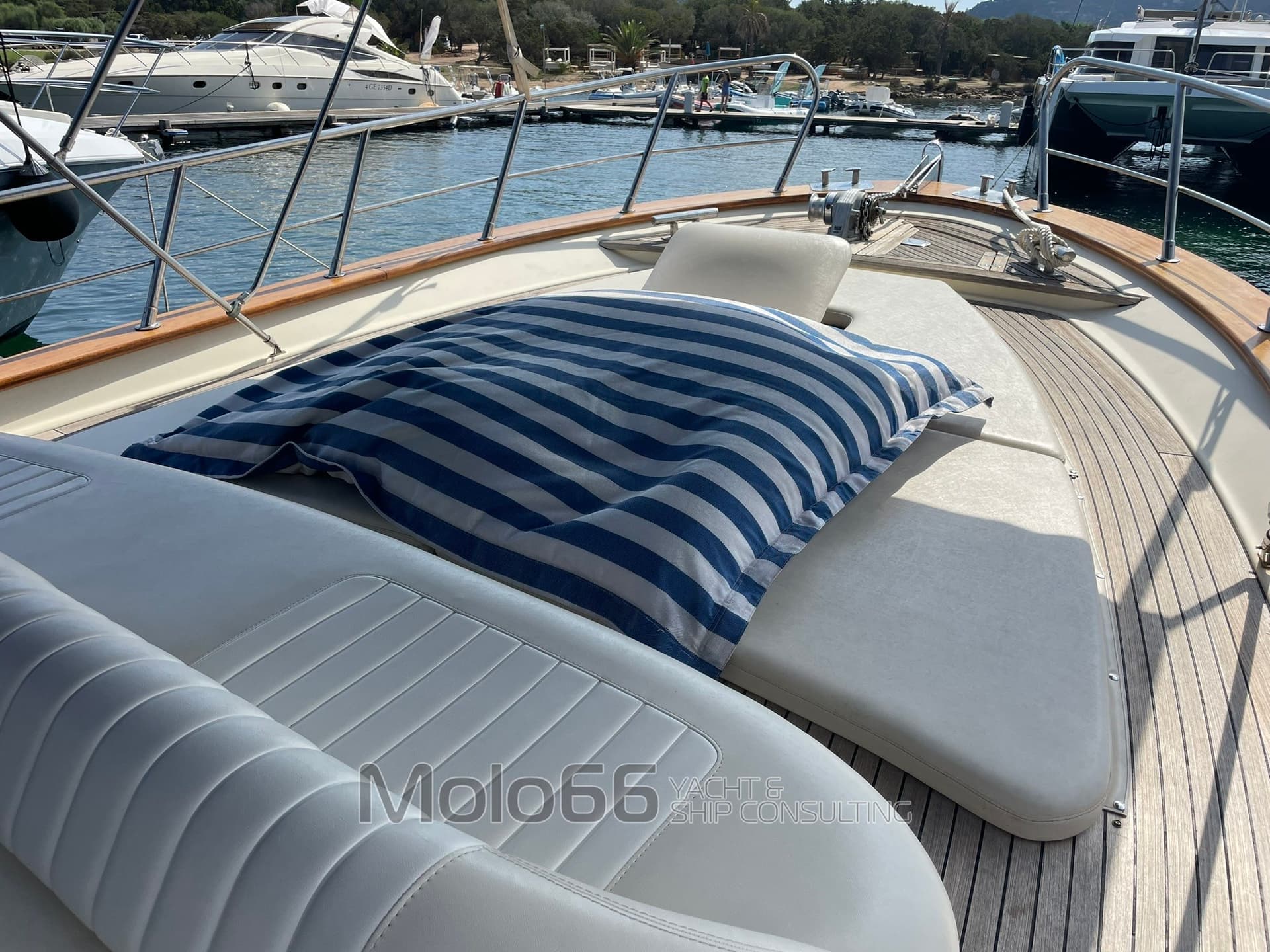 Fratelli Aprea Sorrento 32 Hard Top - Interior View Fratelli Aprea Sorrento 32 Hard Top - Interior View