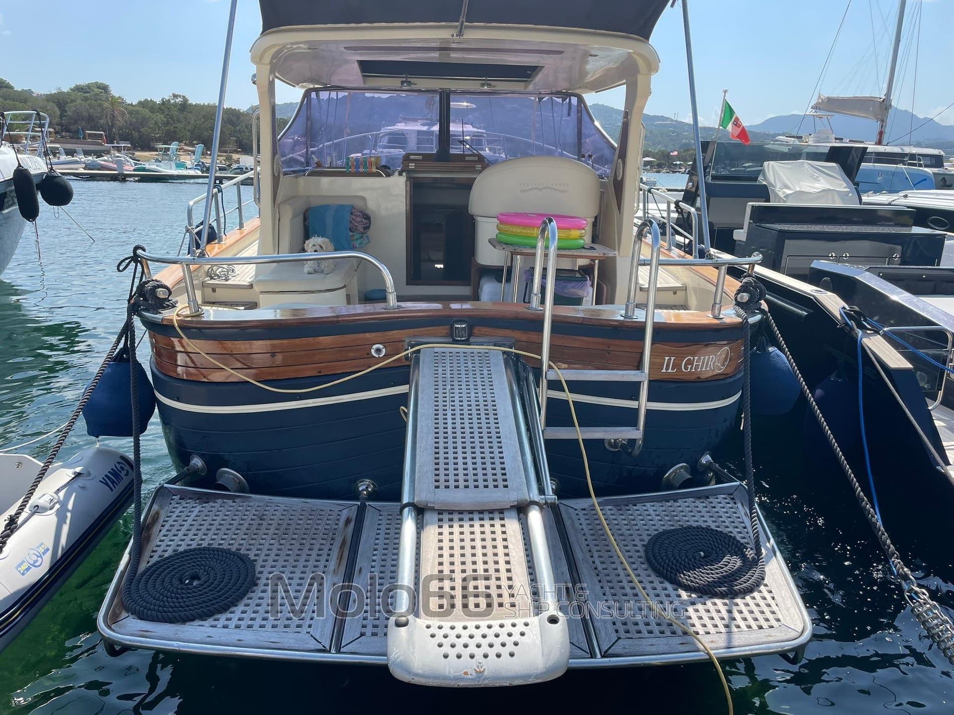 Fratelli Aprea Sorrento 32 Hard Top - Main View Fratelli Aprea Sorrento 32 Hard Top - Main View