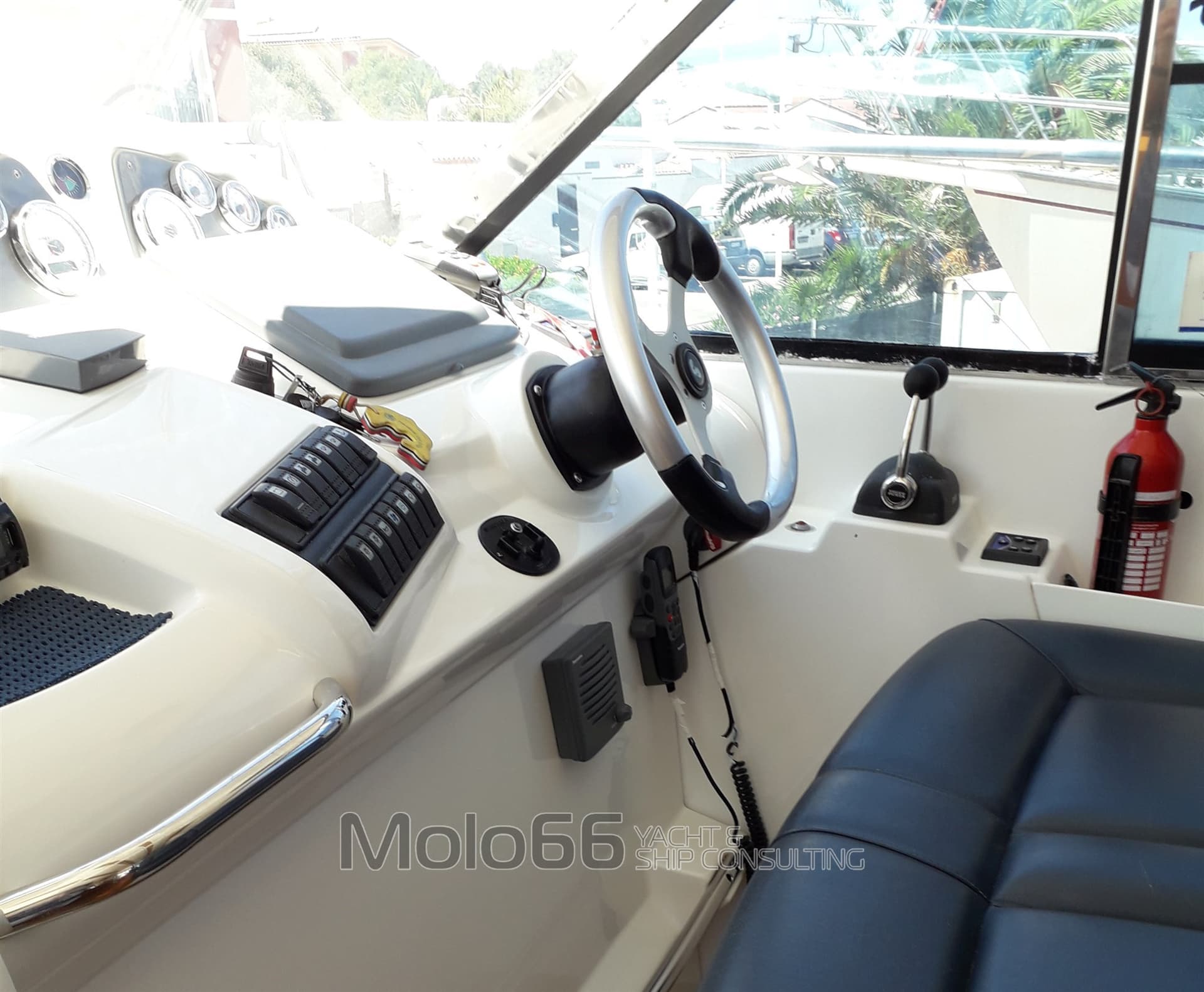 Beneteau Antares 12.00 - Deck View Beneteau Antares 12.00 - Deck View