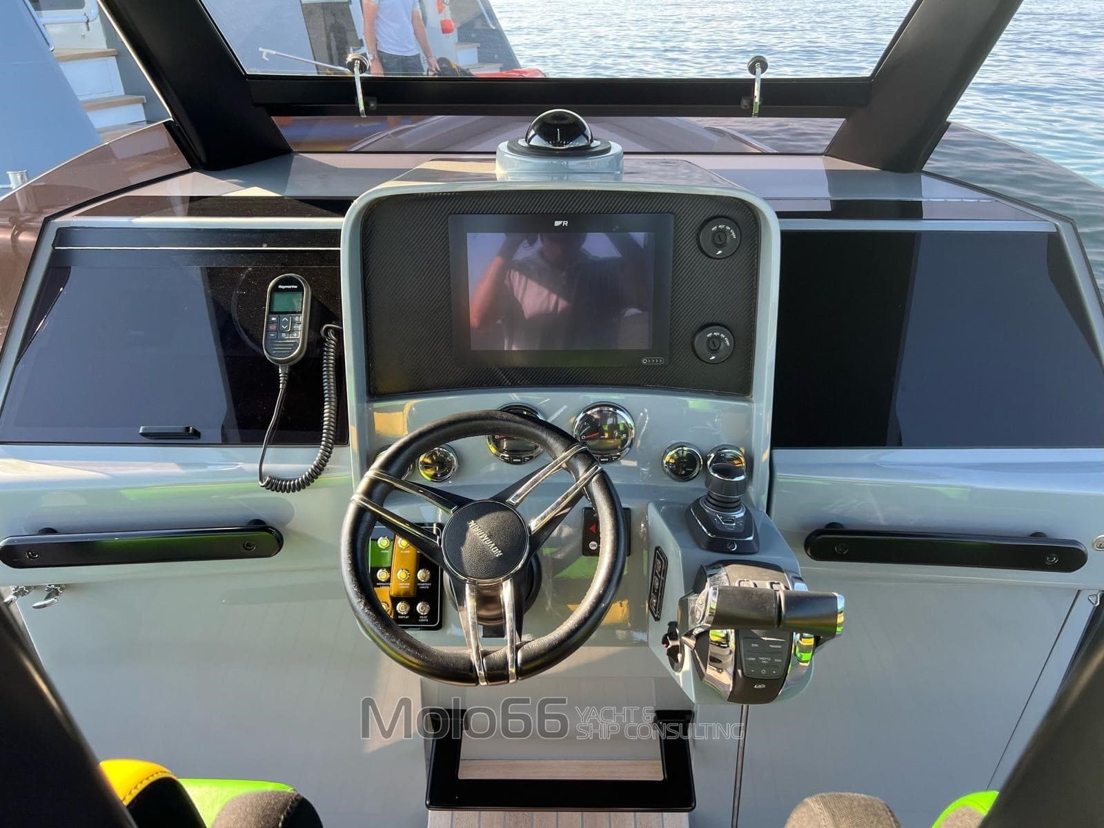 Novamarine Black Shiver 100 Efb - Interior View Novamarine Black Shiver 100 Efb - Interior View