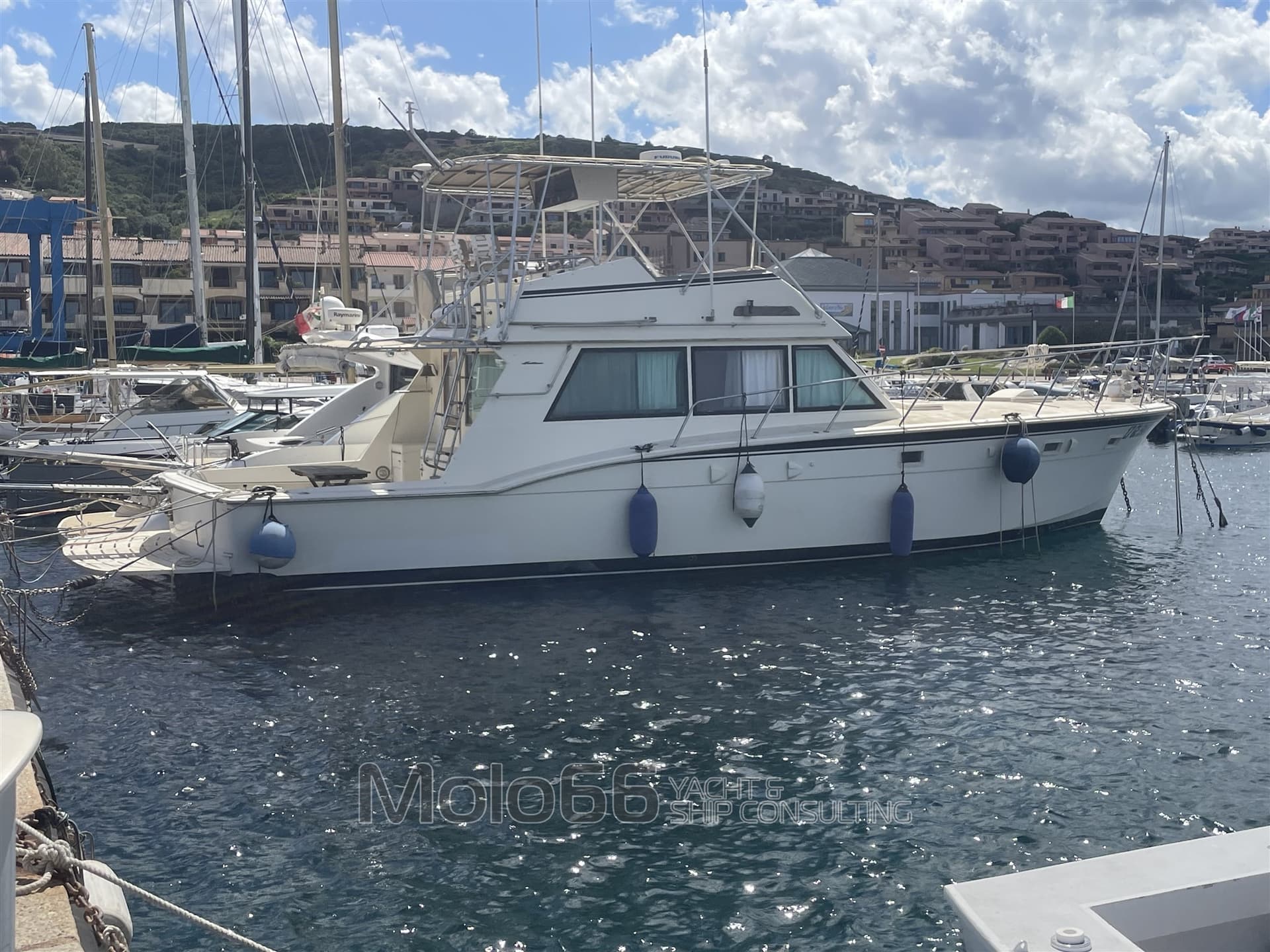 Hatteras 52c used - detail 2