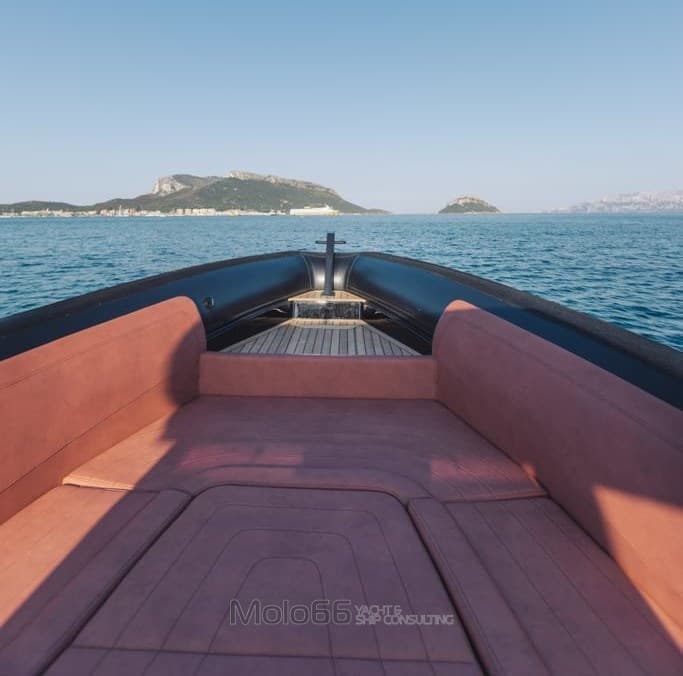 Novamarine Rh-1000 - Interior View Novamarine Rh-1000 - Interior View