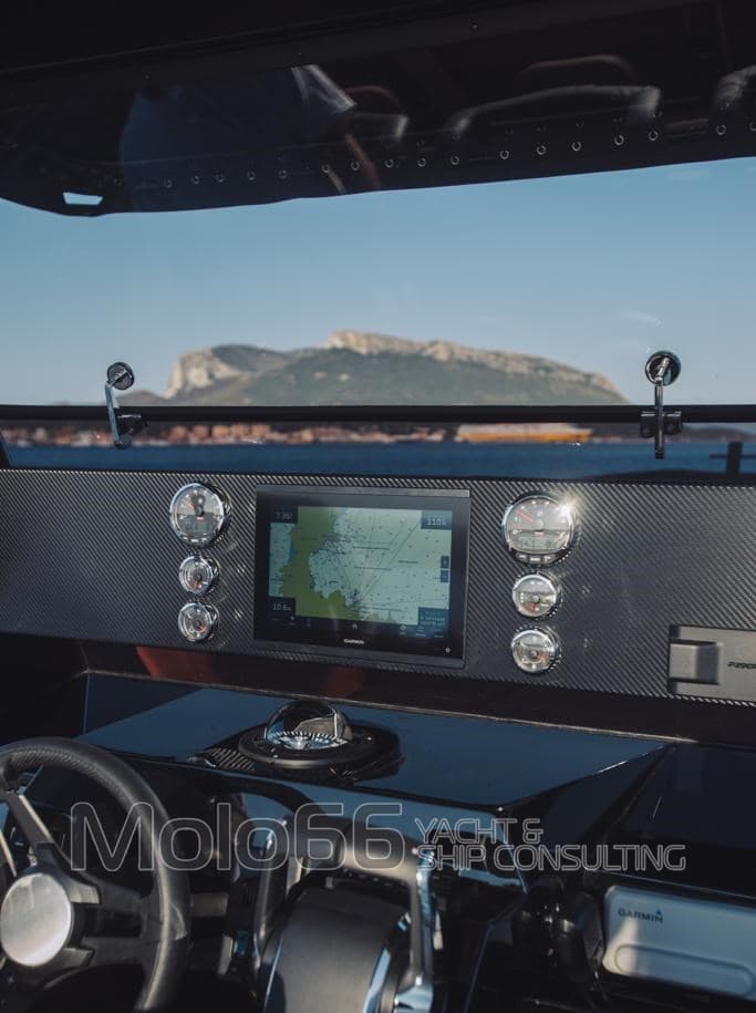 Novamarine Rh-1000 - Detail View 1 Novamarine Rh-1000 - Detail View 1