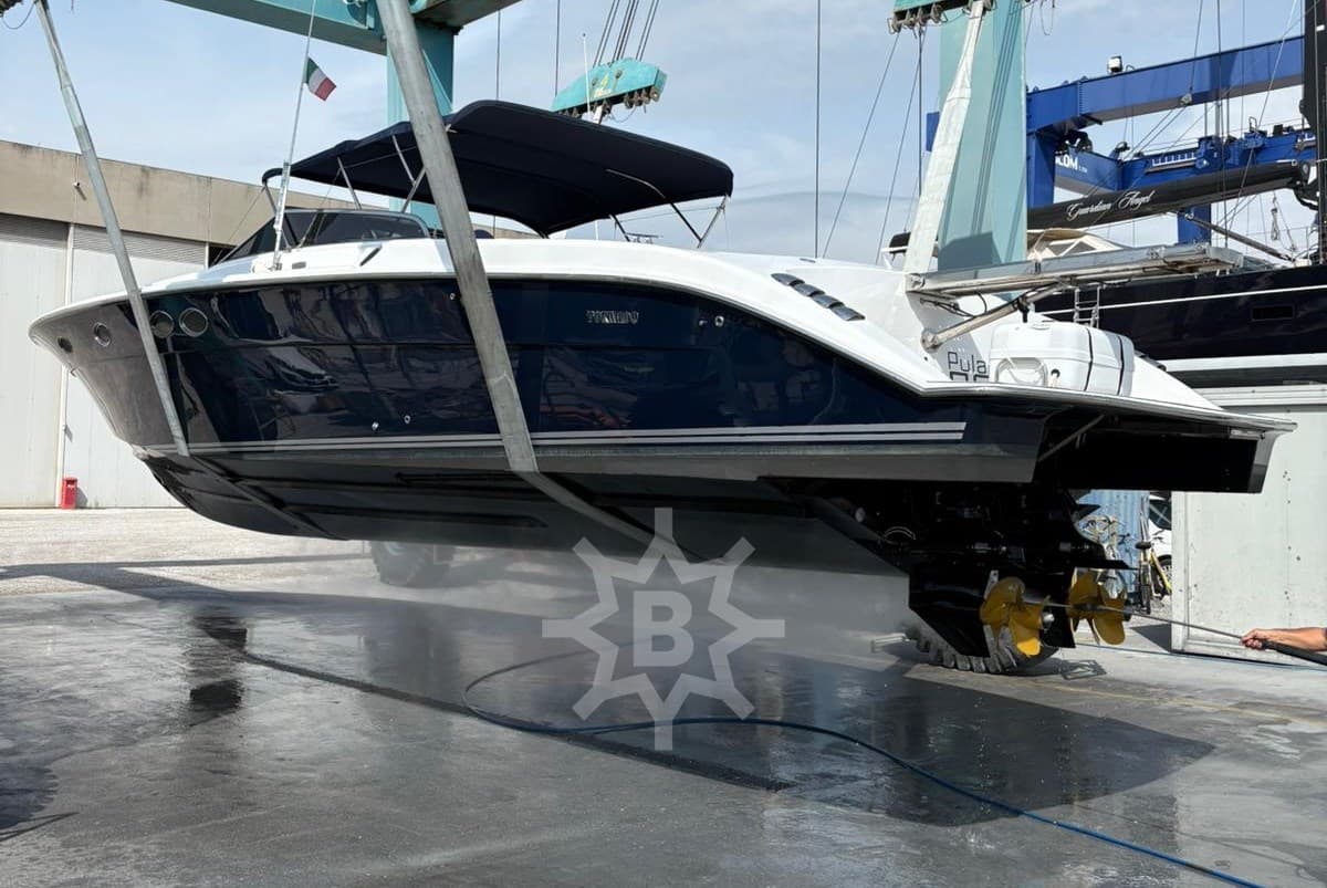 Tornado Tornado 44 - Detail View 1 Tornado Tornado 44 - Detail View 1