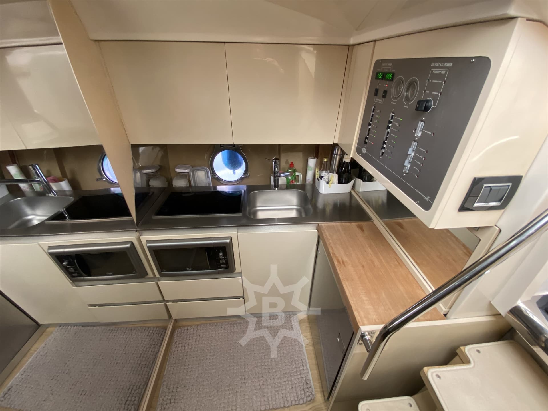Sessa Marine C38 gebraucht - Hauptbild 15