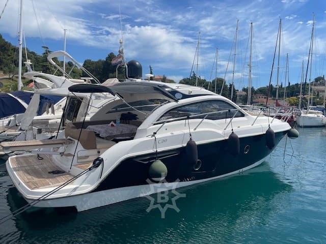 Sessa Marine C38 used - detail 2