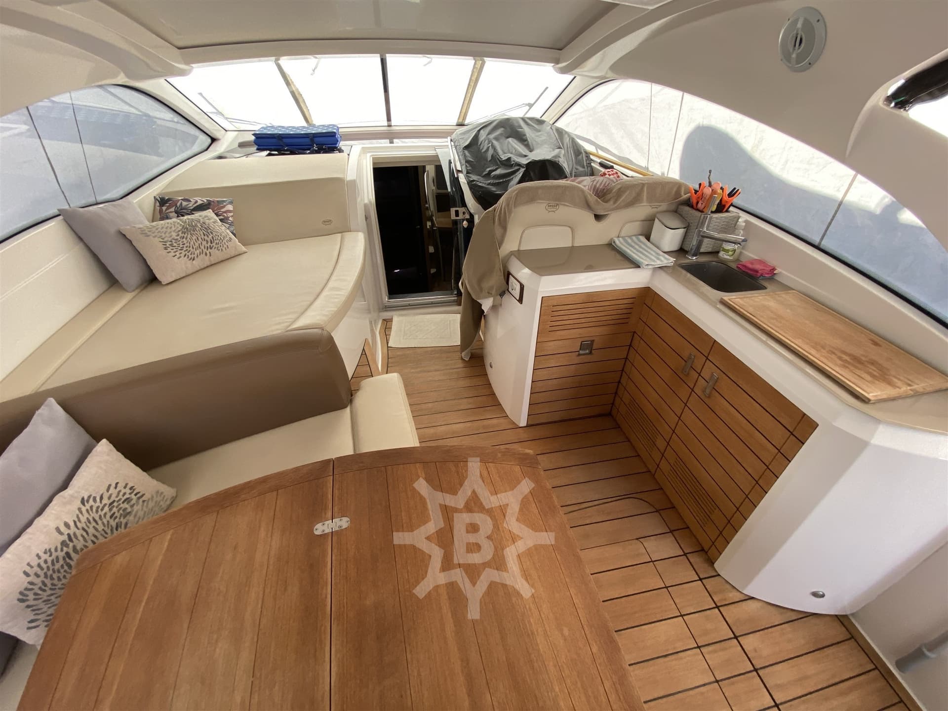 Sessa Marine C38 used - detail 4