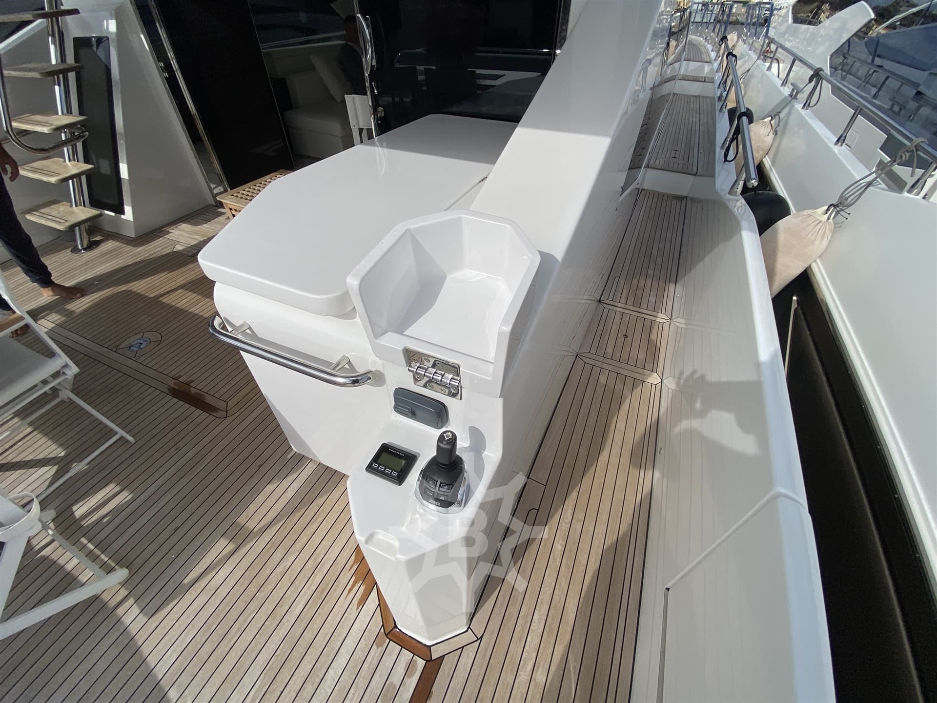 Azimut 77S gebraucht - Hauptbild 8