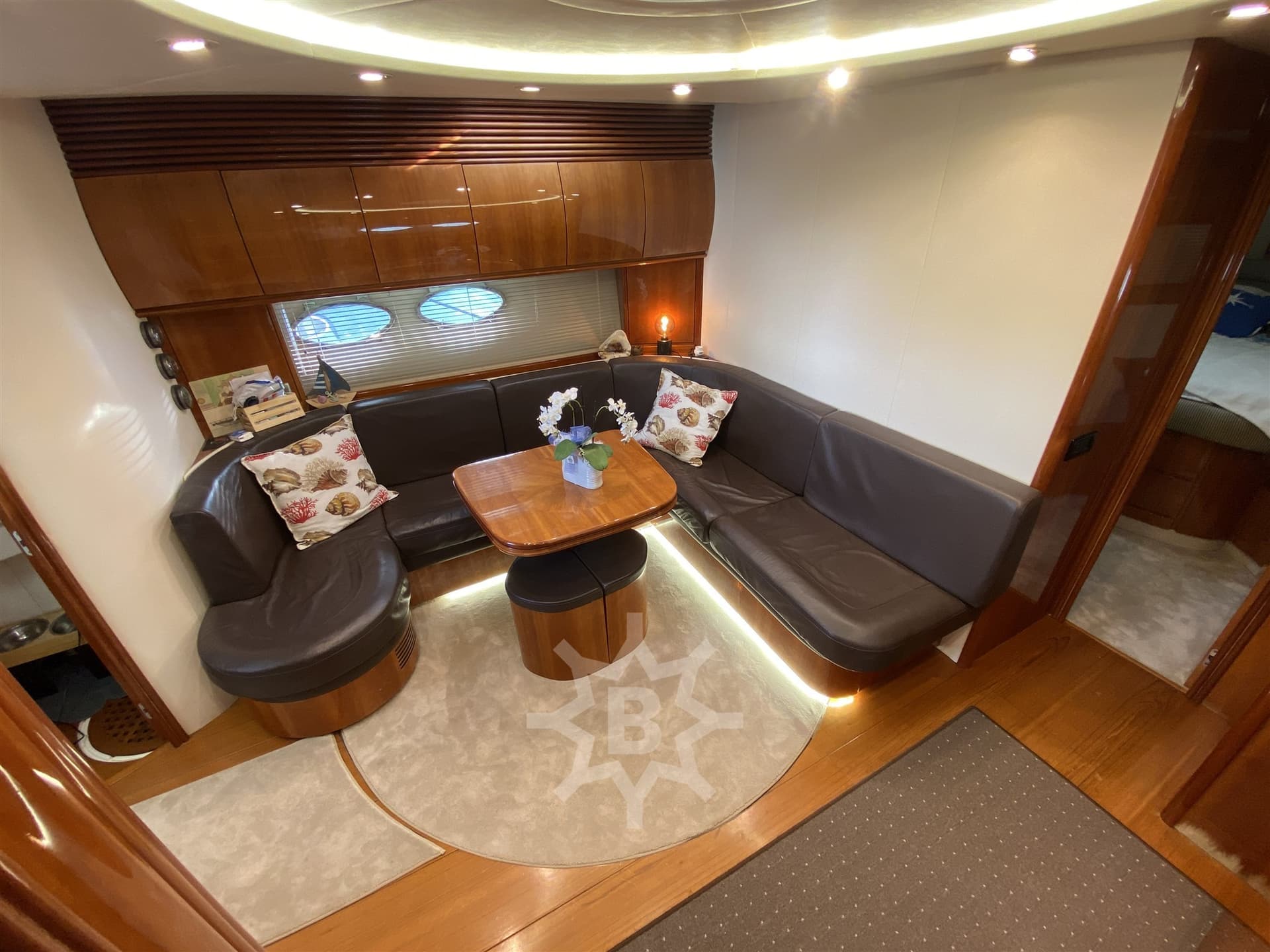 Pershing Pershing 54' used - hero image 15