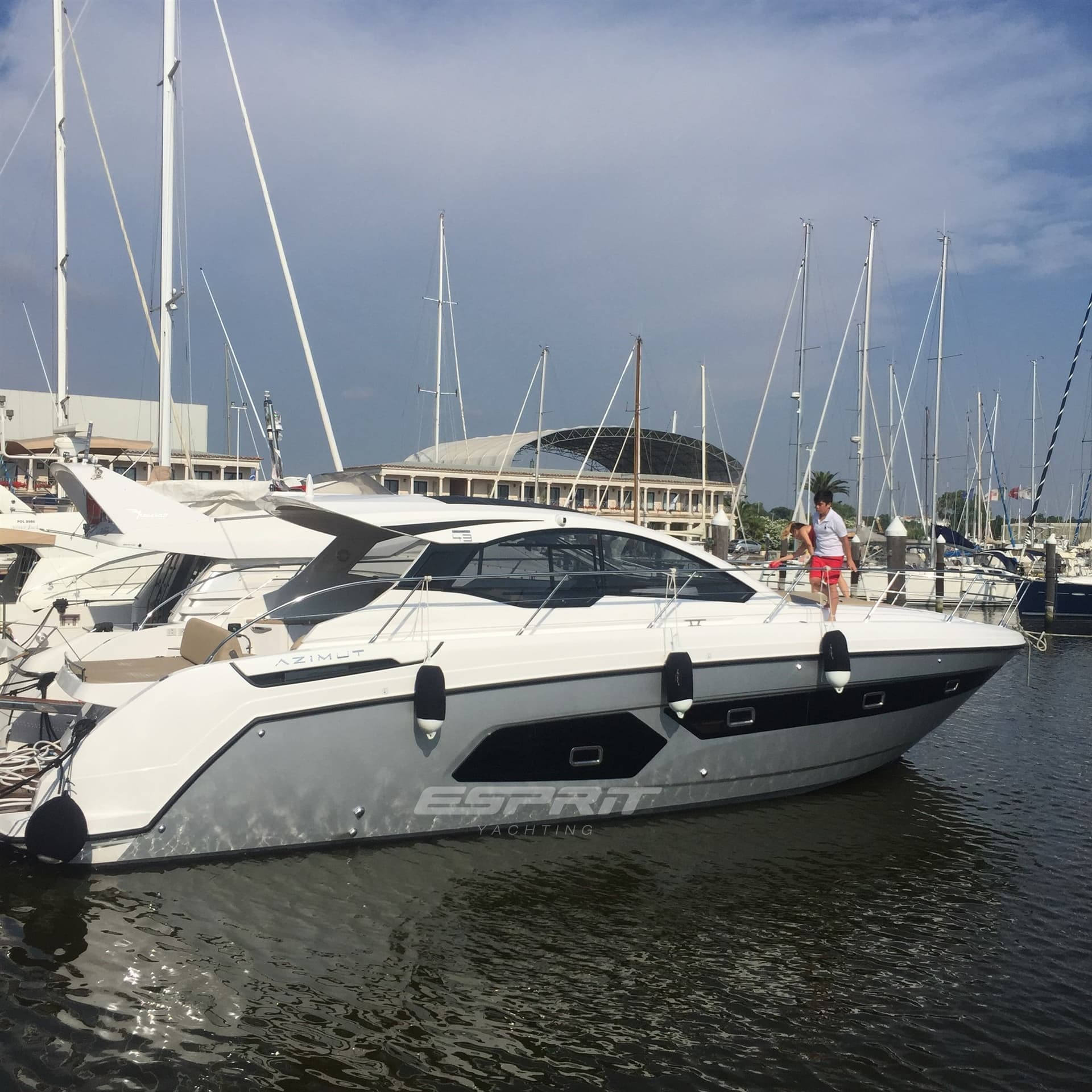 Azimut Atlantis 43 - Interior View Azimut Atlantis 43 - Interior View