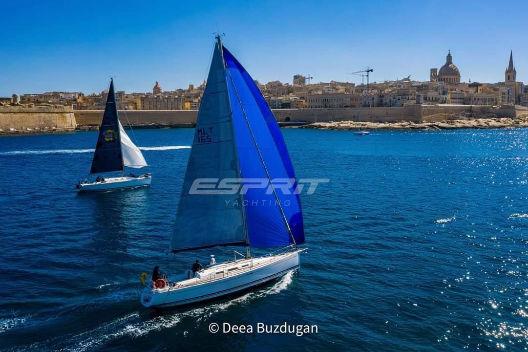 Dufour Yachts Dufour 40 - Deck View Dufour Yachts Dufour 40 - Deck View