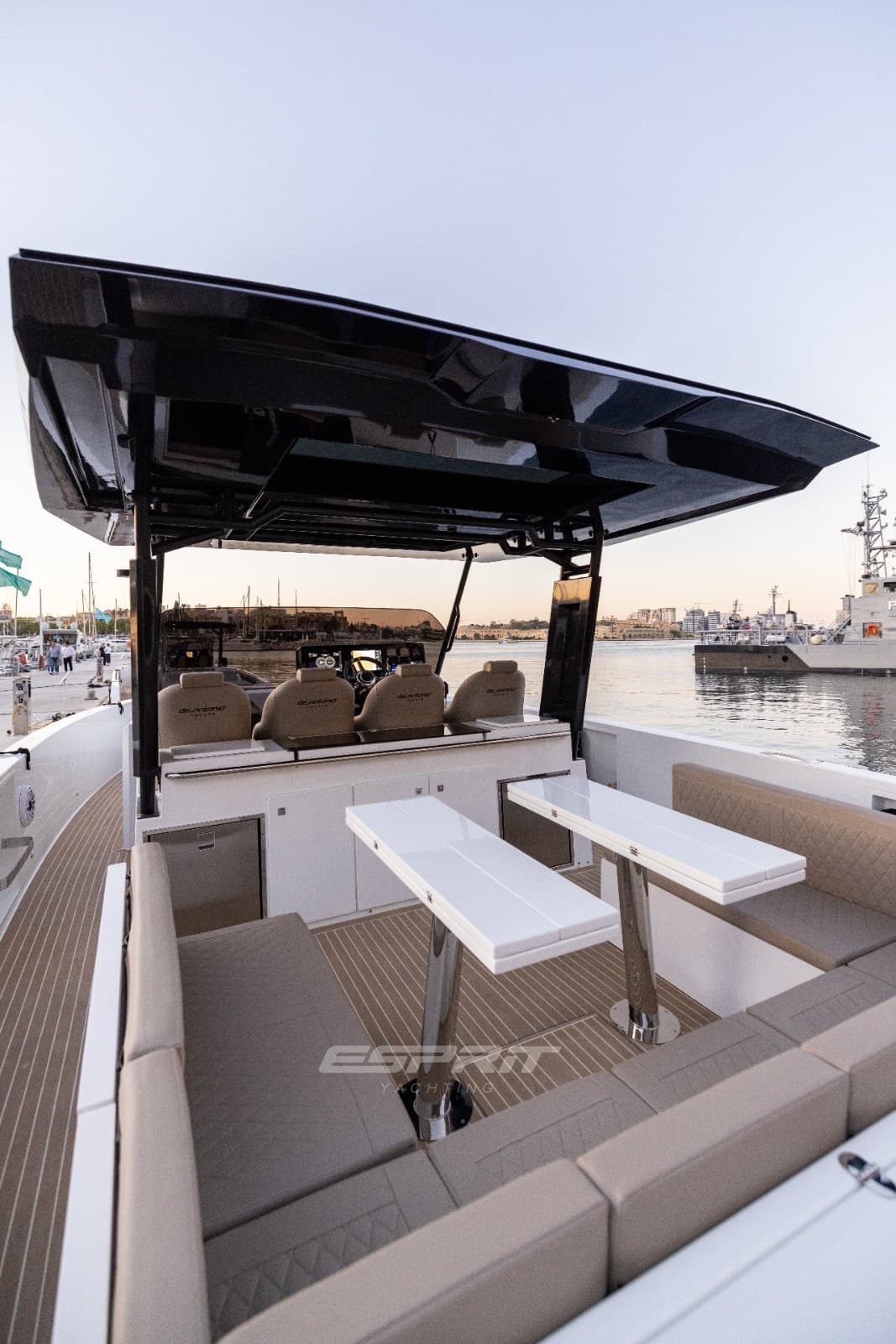 De Antonio D42 Open - Deck View De Antonio D42 Open - Deck View