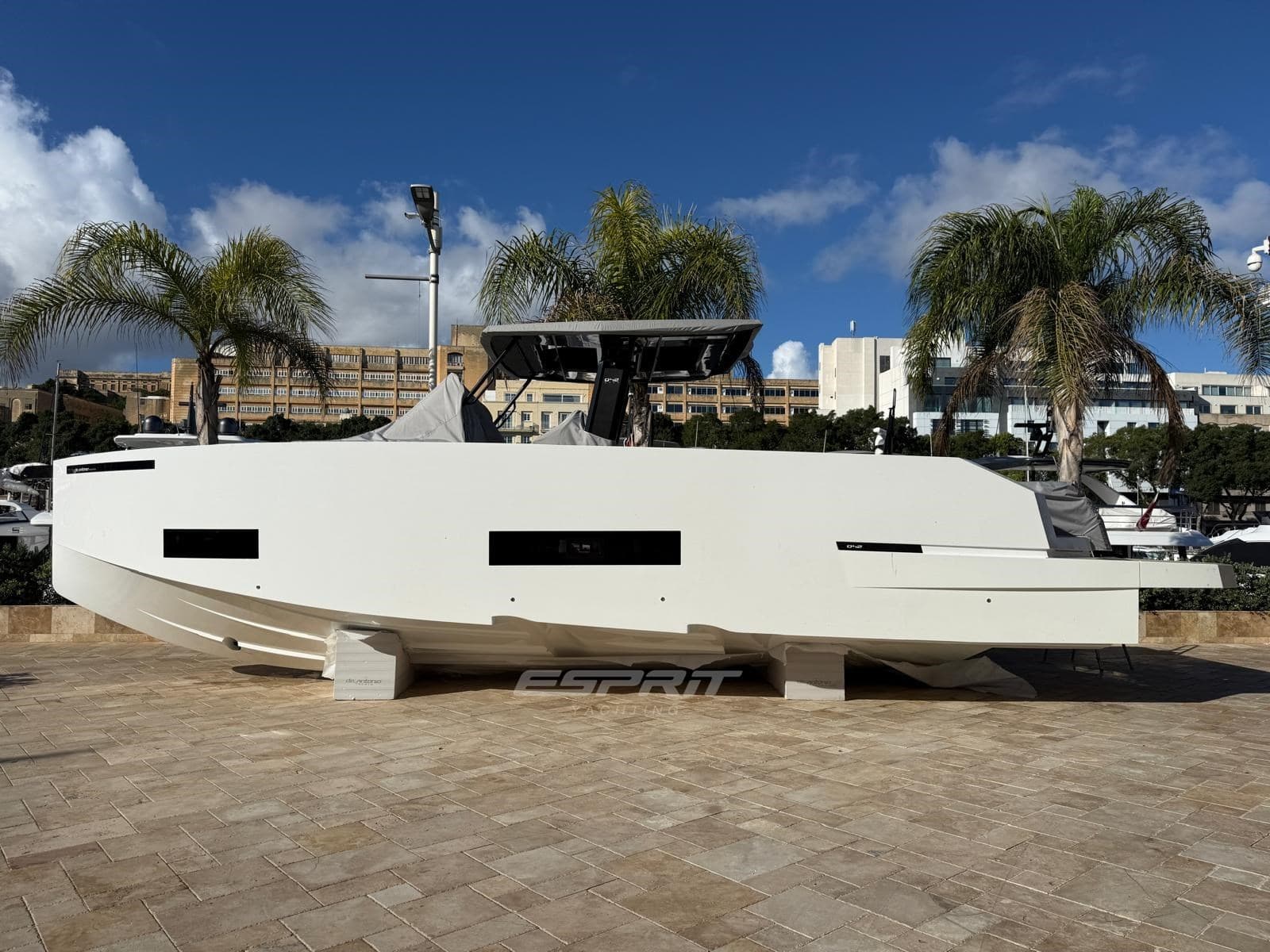 De Antonio D42 Open - Detail View 1 De Antonio D42 Open - Detail View 1